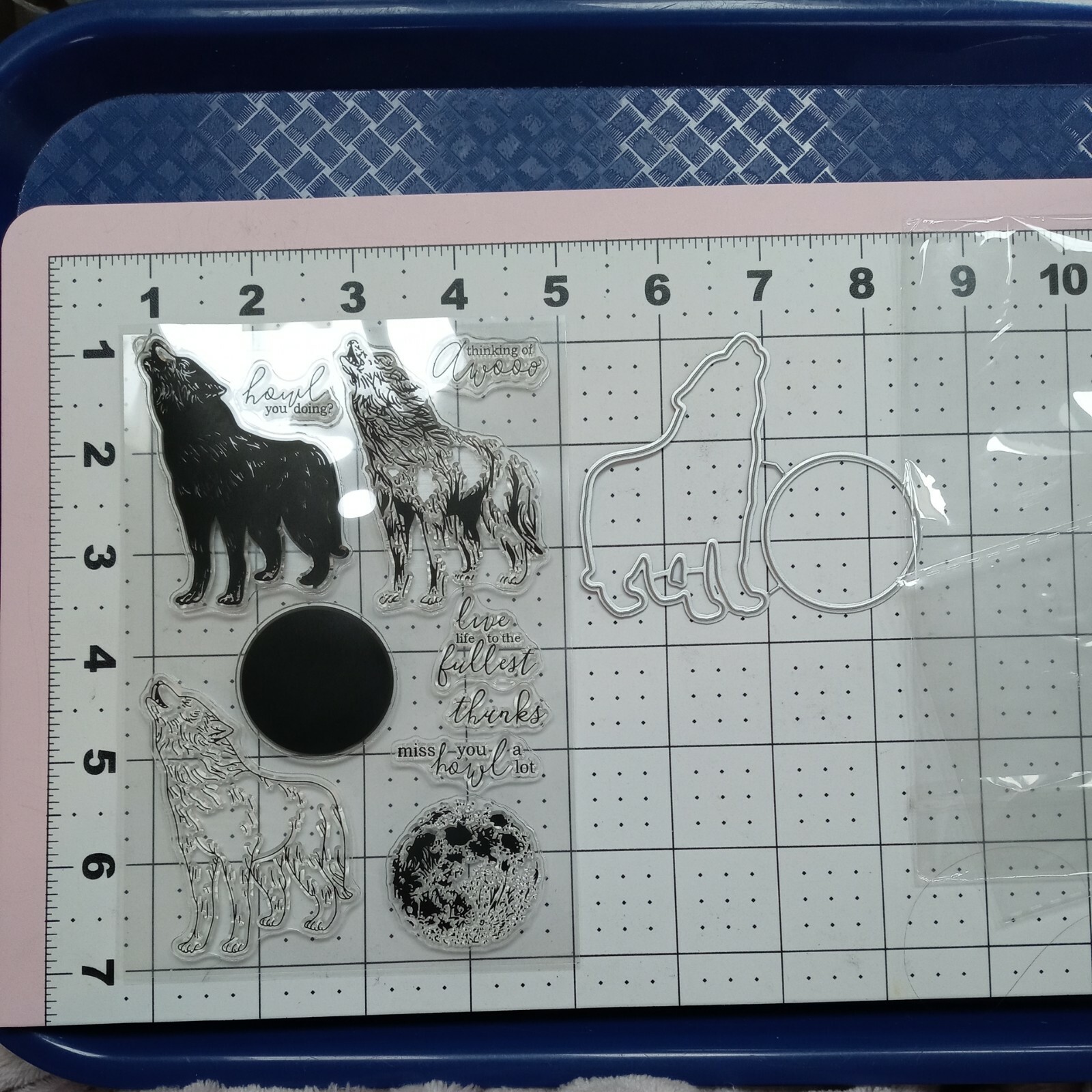 Universal Die Cut Tool Thin Metal Clear Acrylic Stamp Set Wolf Werewolf Dog Moon