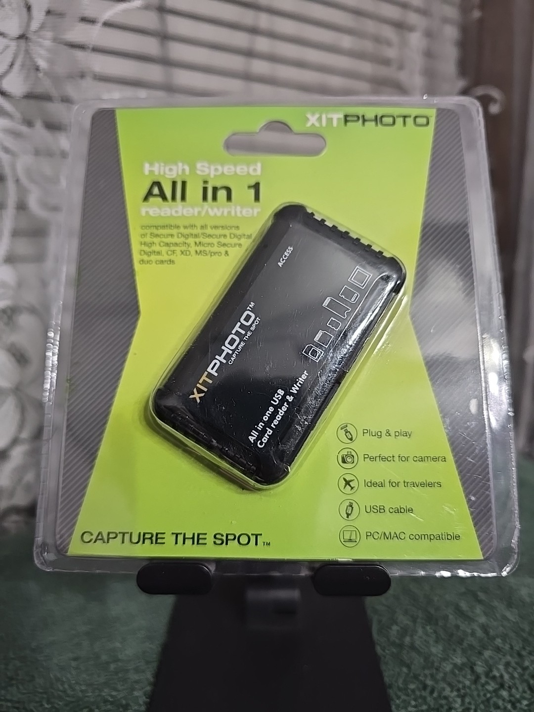 Xit All-in-1 High Speed Memory Card Reader/Writer XTALLCR1 -BRAND NEW