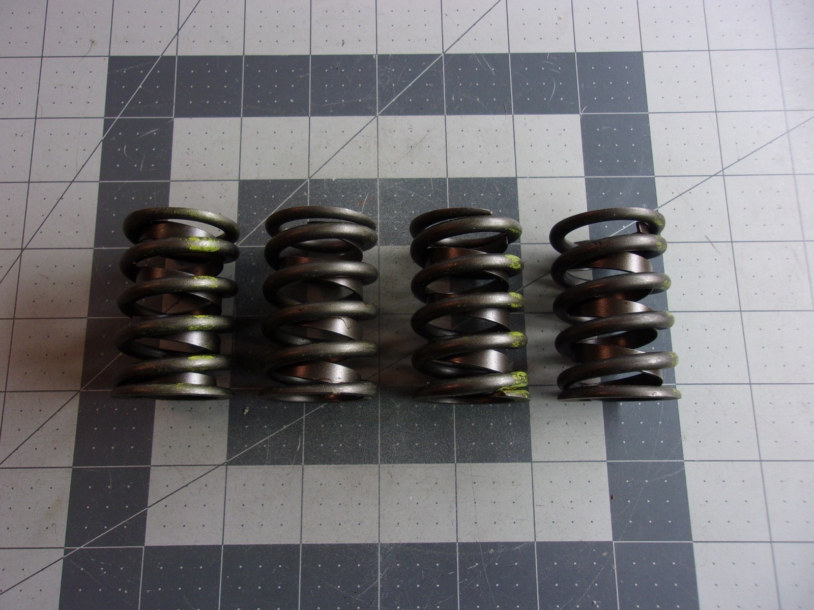 Sealed Power VS1555 (4) Valve Springs
