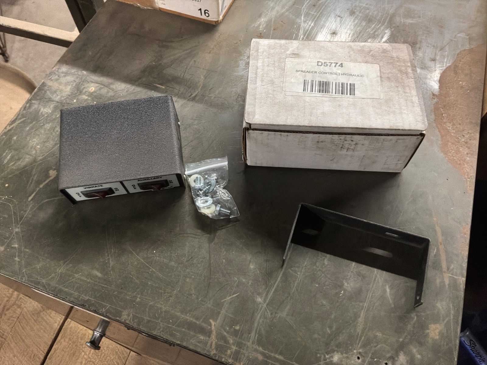 SNOWEX OEM SUPER MAXX HYDRAULIC SALT SPREADER CONTROLLER- NEW IN BOX D5774
