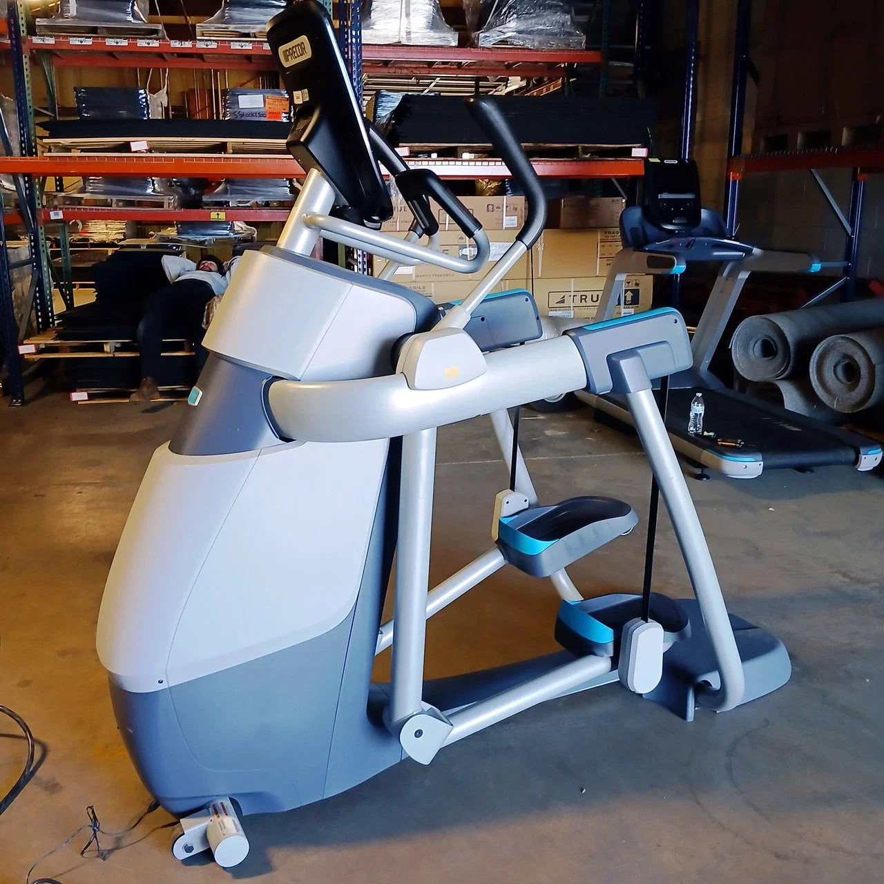 Precor AMT 865 w/ P62 Console