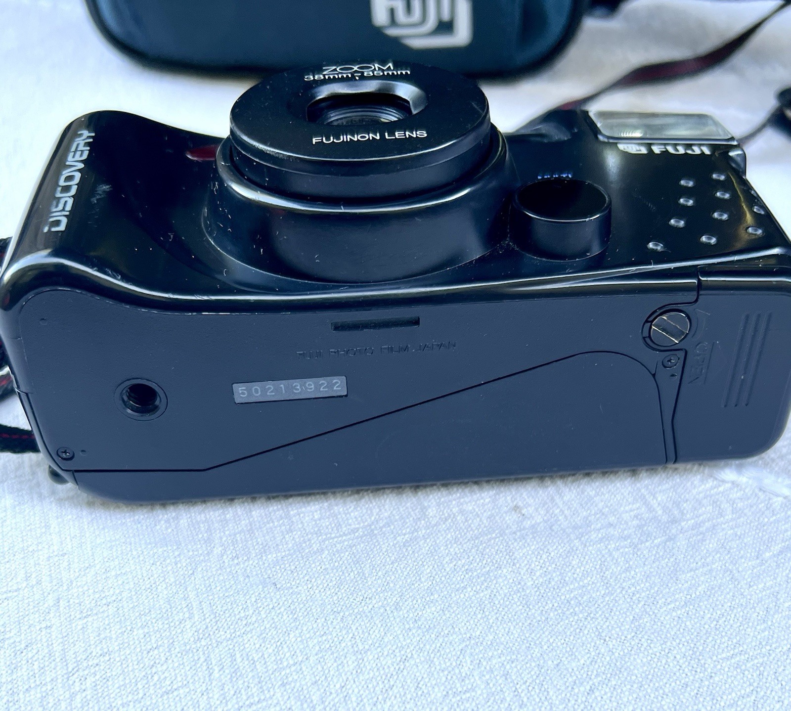 Vintage Fuji Discovery 900 Zoom Film Camera 38-85mm Untested Case Bundle