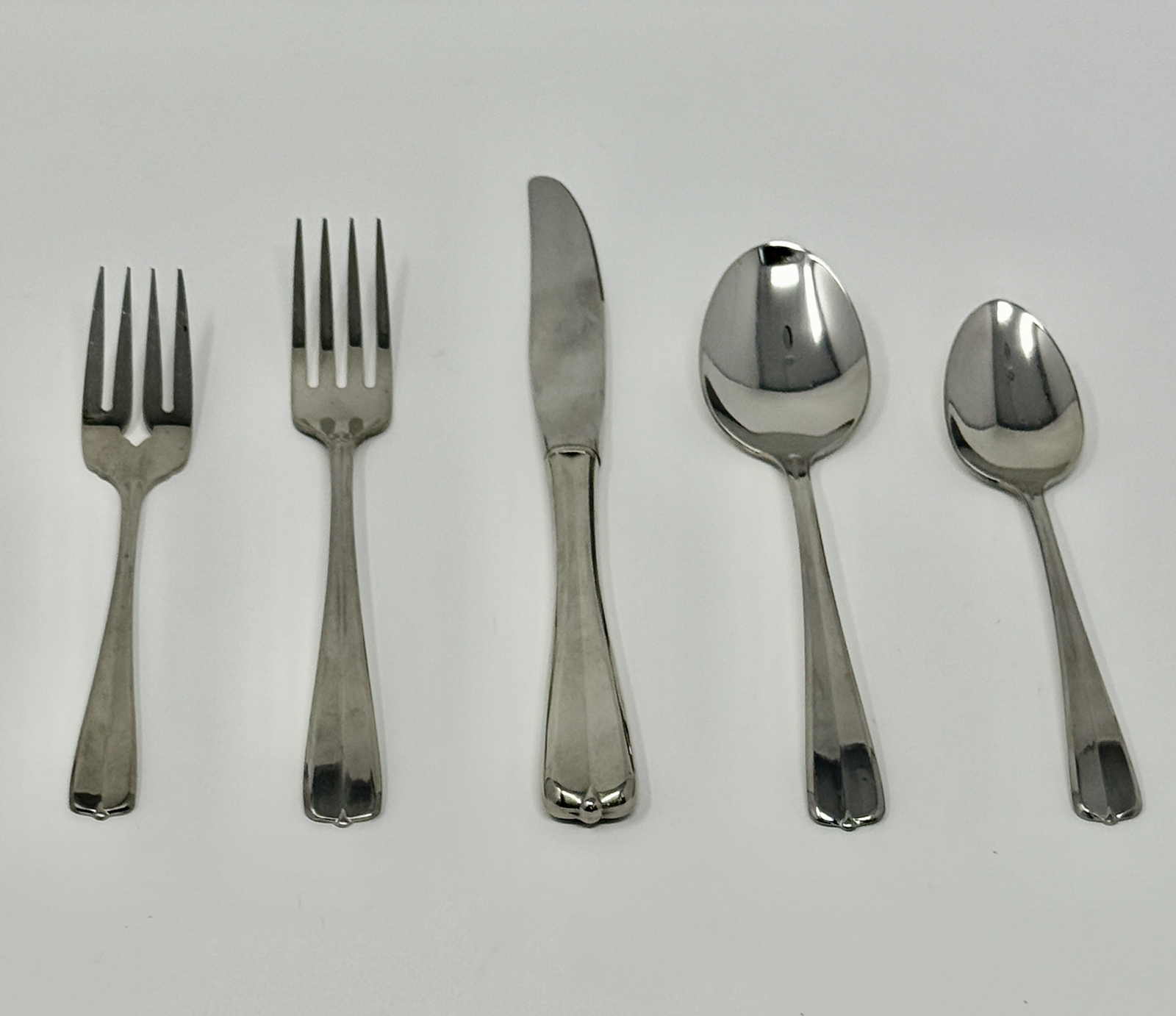 Oneida Impulse Gala 5 Piece Place Set Quality Stainless