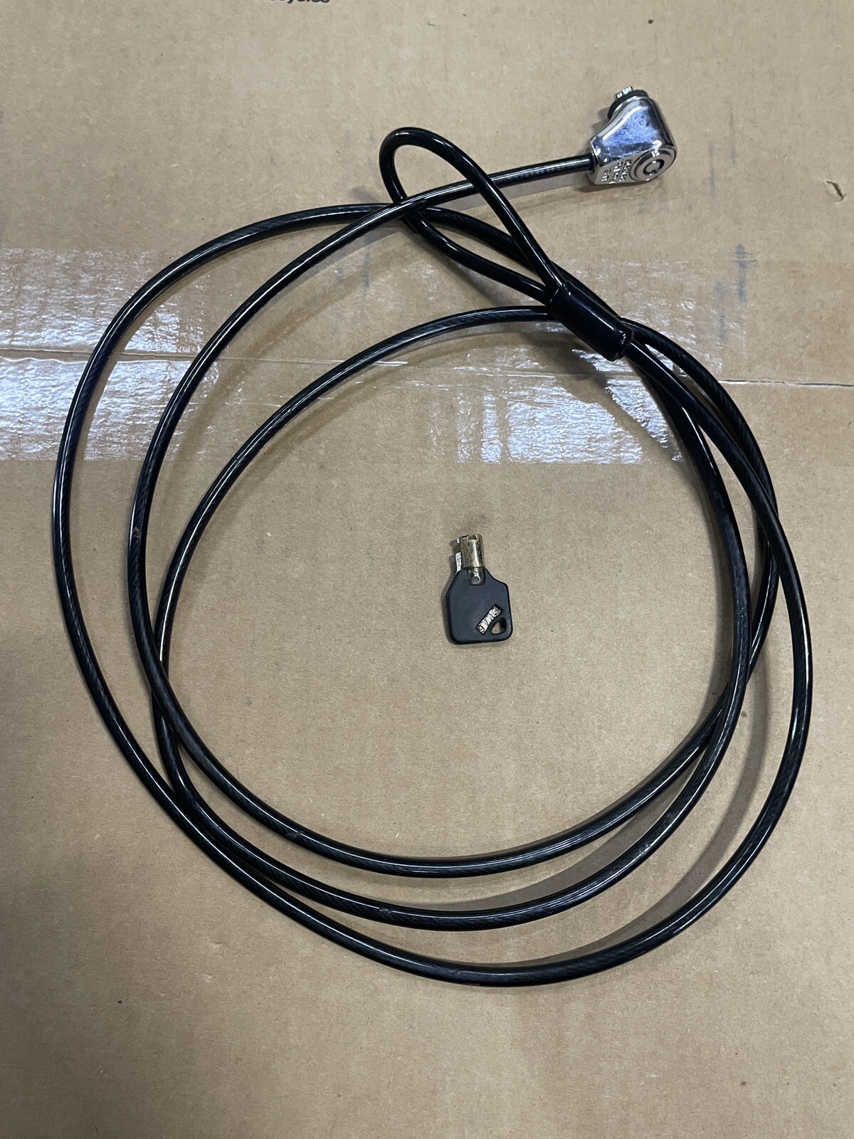 Computer / Equipment Heavy Duty Cable Lock with Key