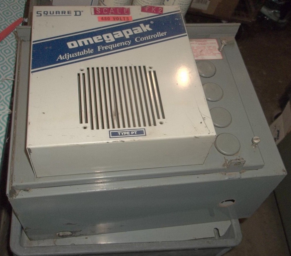SQUARE D OMEGAPAK ADJUSTABLE FREQUENCY CONTROLLER 8804 PT10FG4 SER A L16 (C7)