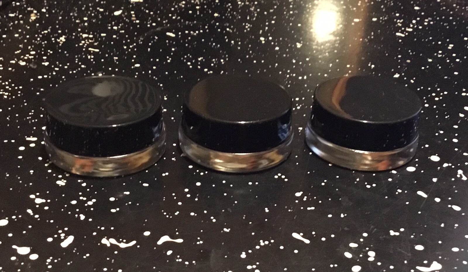 3 Pack Thick Bottom Low Profile 7ml Glass Concentrate Jars With Black Lids
