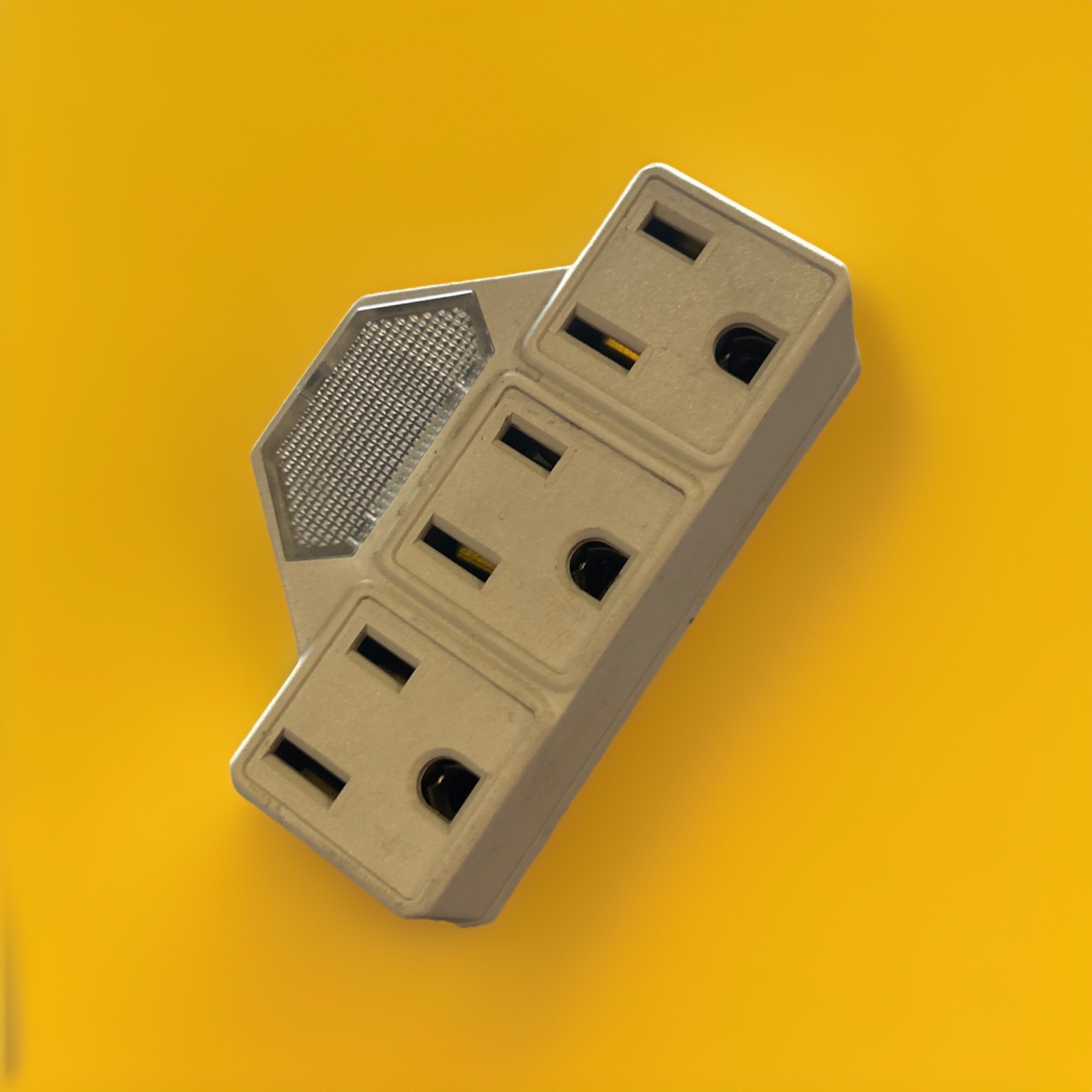 🔥(AN) ***QTY 10*** Leviton YC-100 Wall Outlet Plug ***FREE SHIPPING***