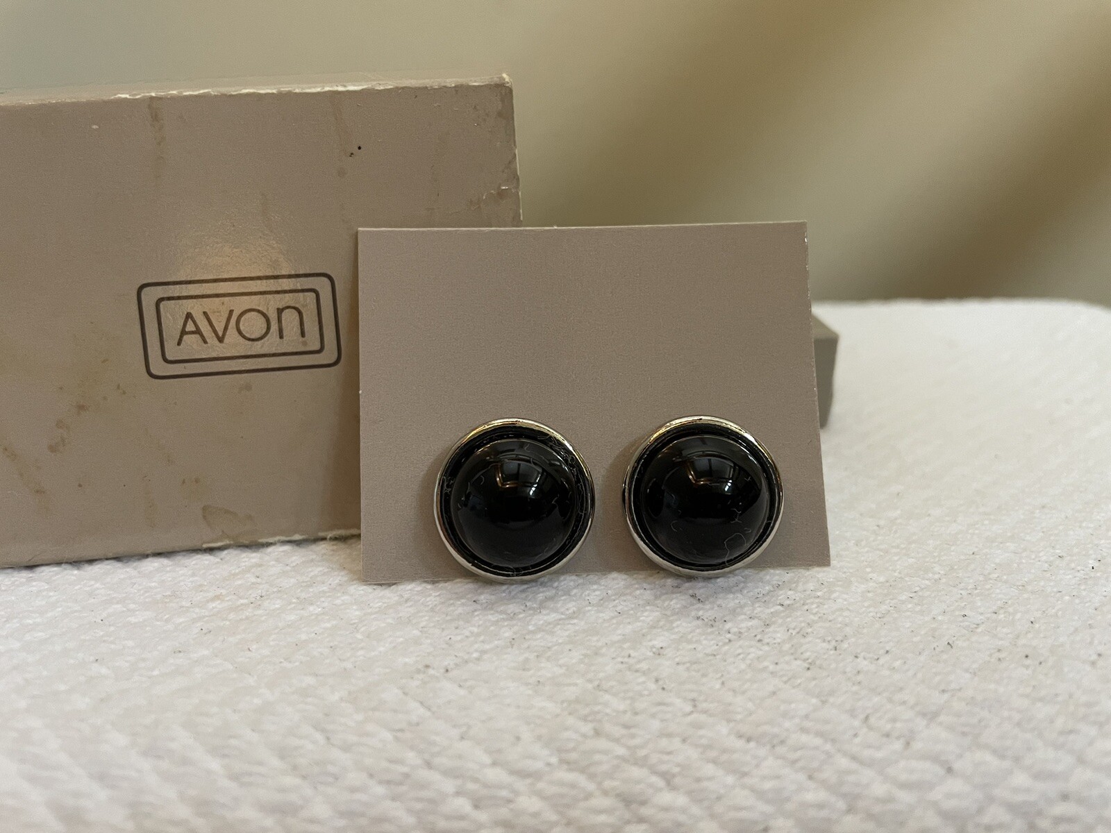 Avon Vintage 1985 Summer Frost Pierced Earrings - Black