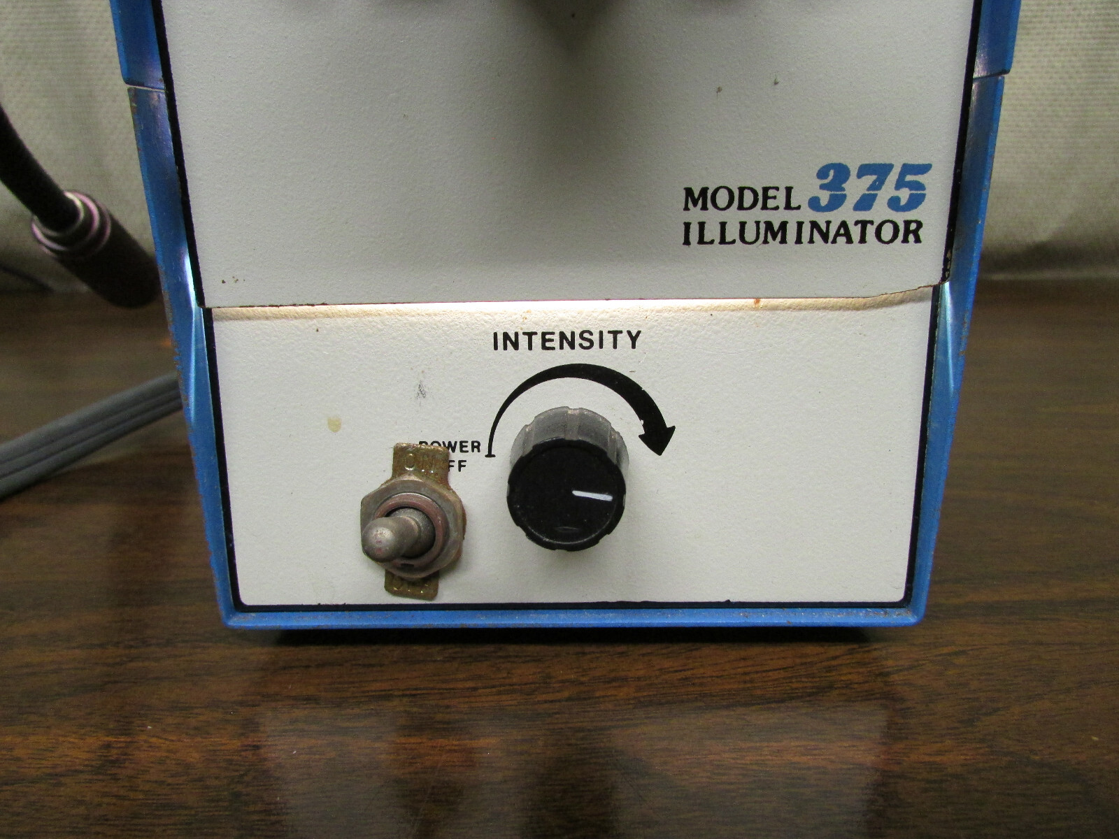 Dyonics 375 Fiber Optic Light Source Illuminator With Dyonics Dual Head