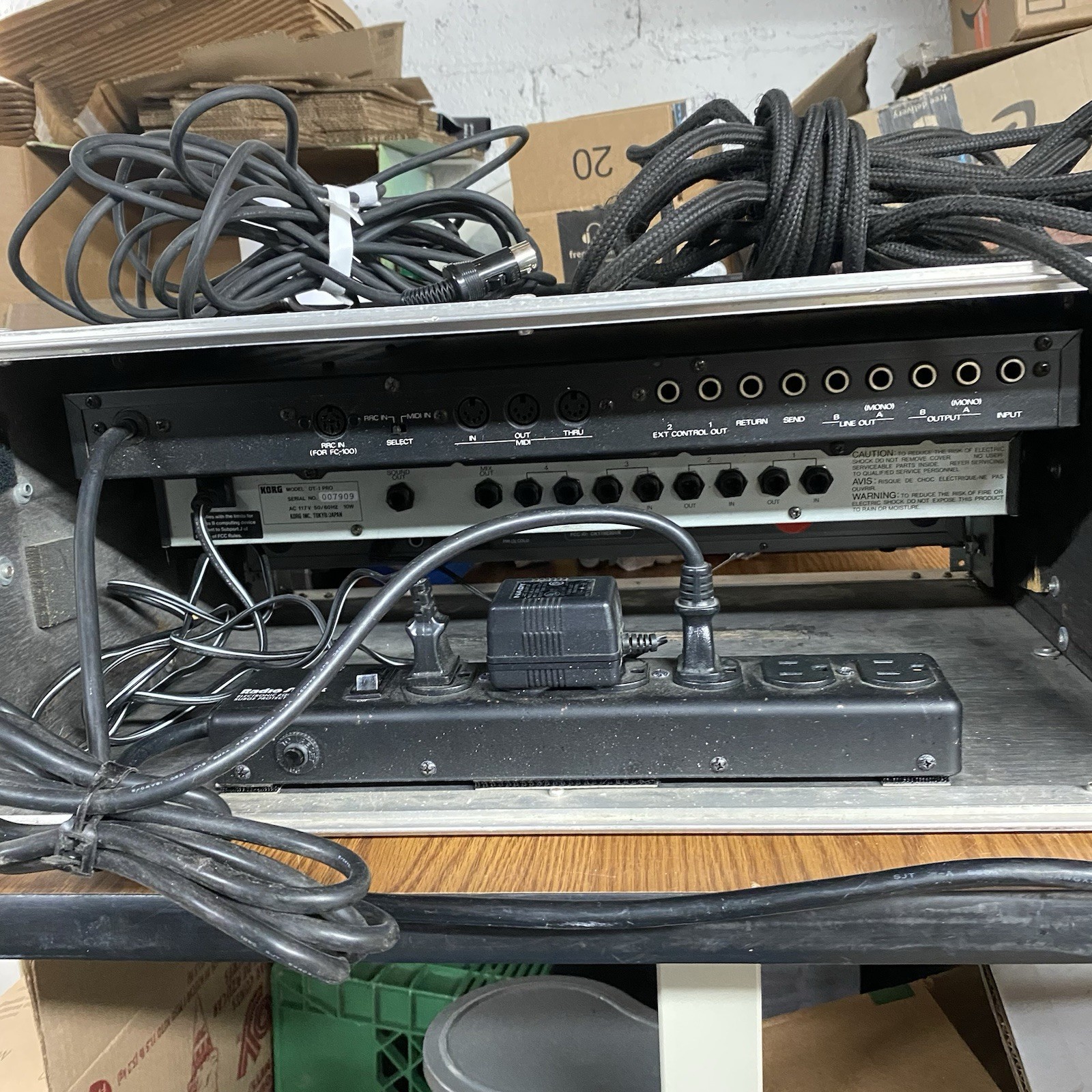 LOT-Roland Korg Nady-effects processor, digital tuner, receiver+Rack Case/cables
