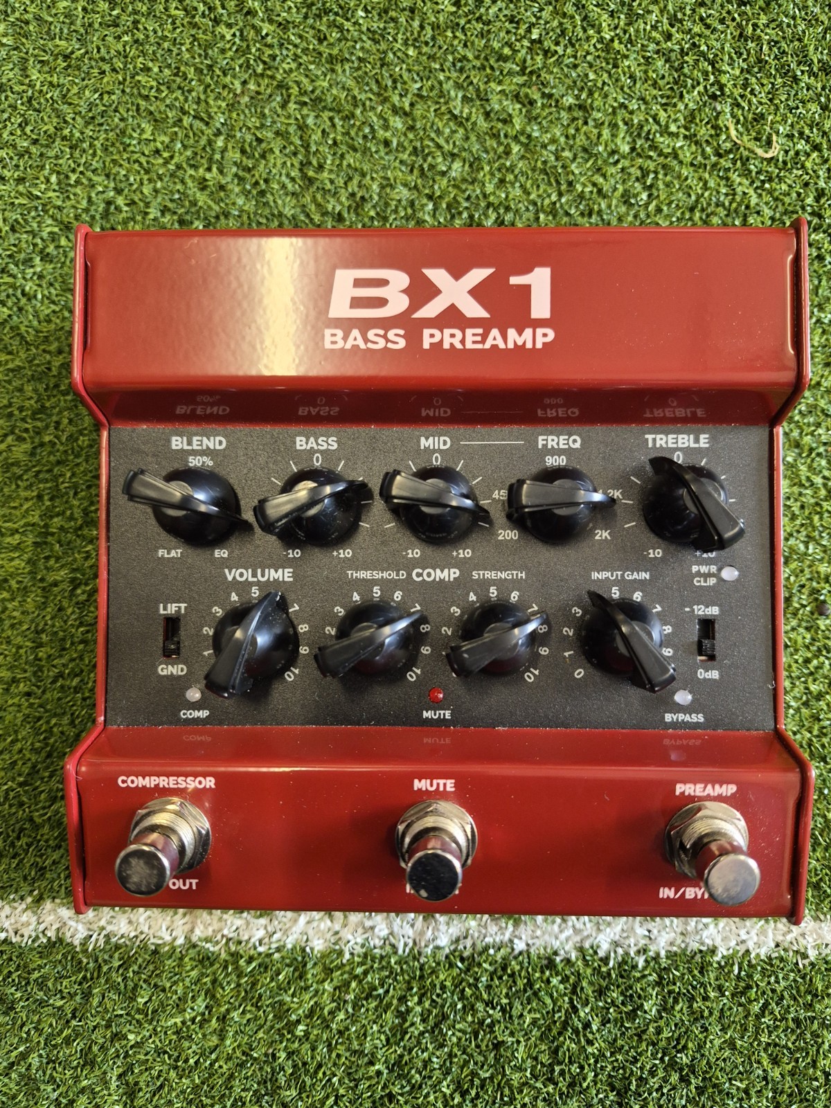Carvin BX1 Bass Preamp DI Compressor Effects Pedal for Bass. FX LOOP. MINT!