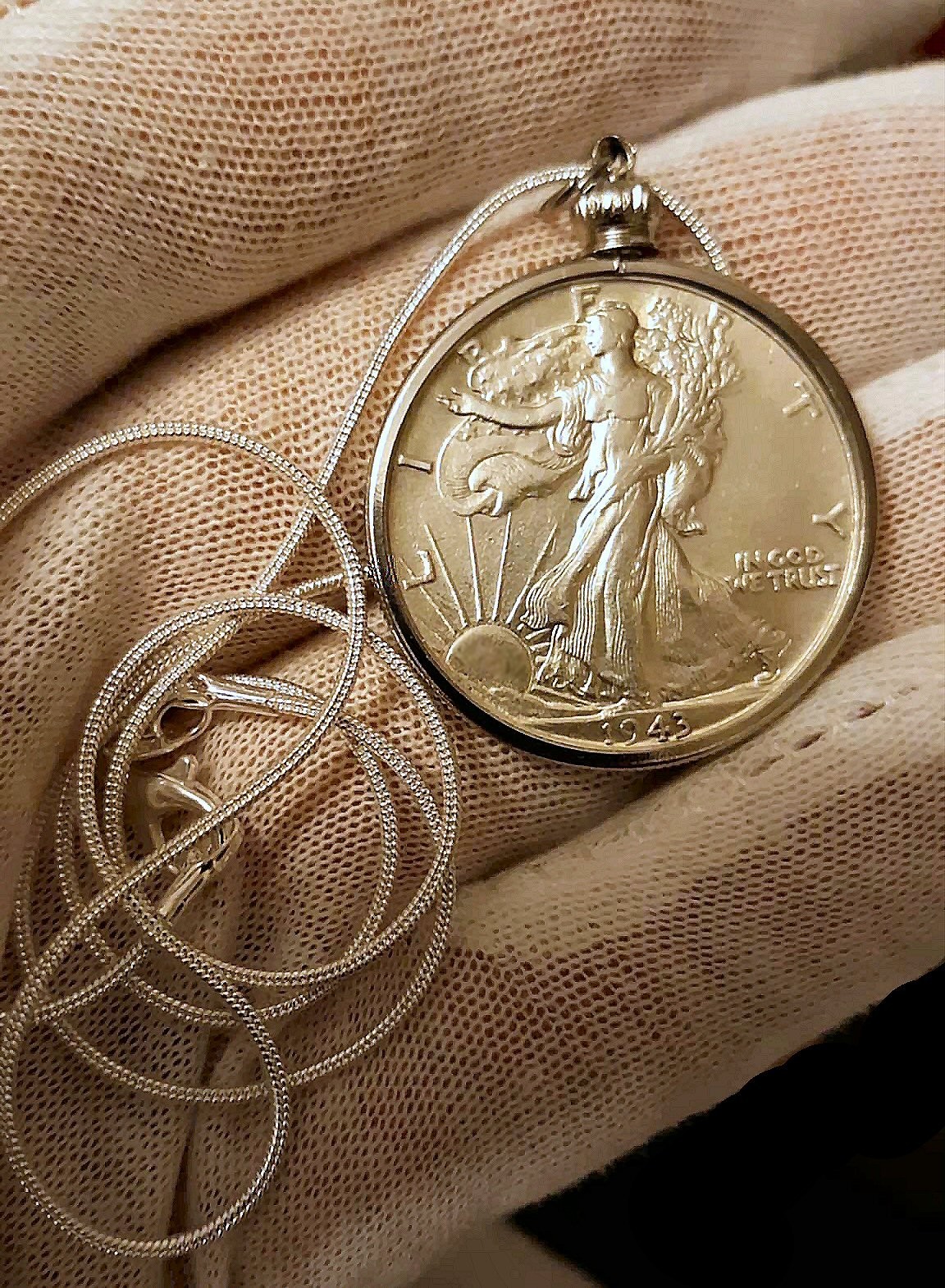 1943 - EXQUISITE - AU 90% Silver Walking Liberty Half Dollar Coin .925 Necklace
