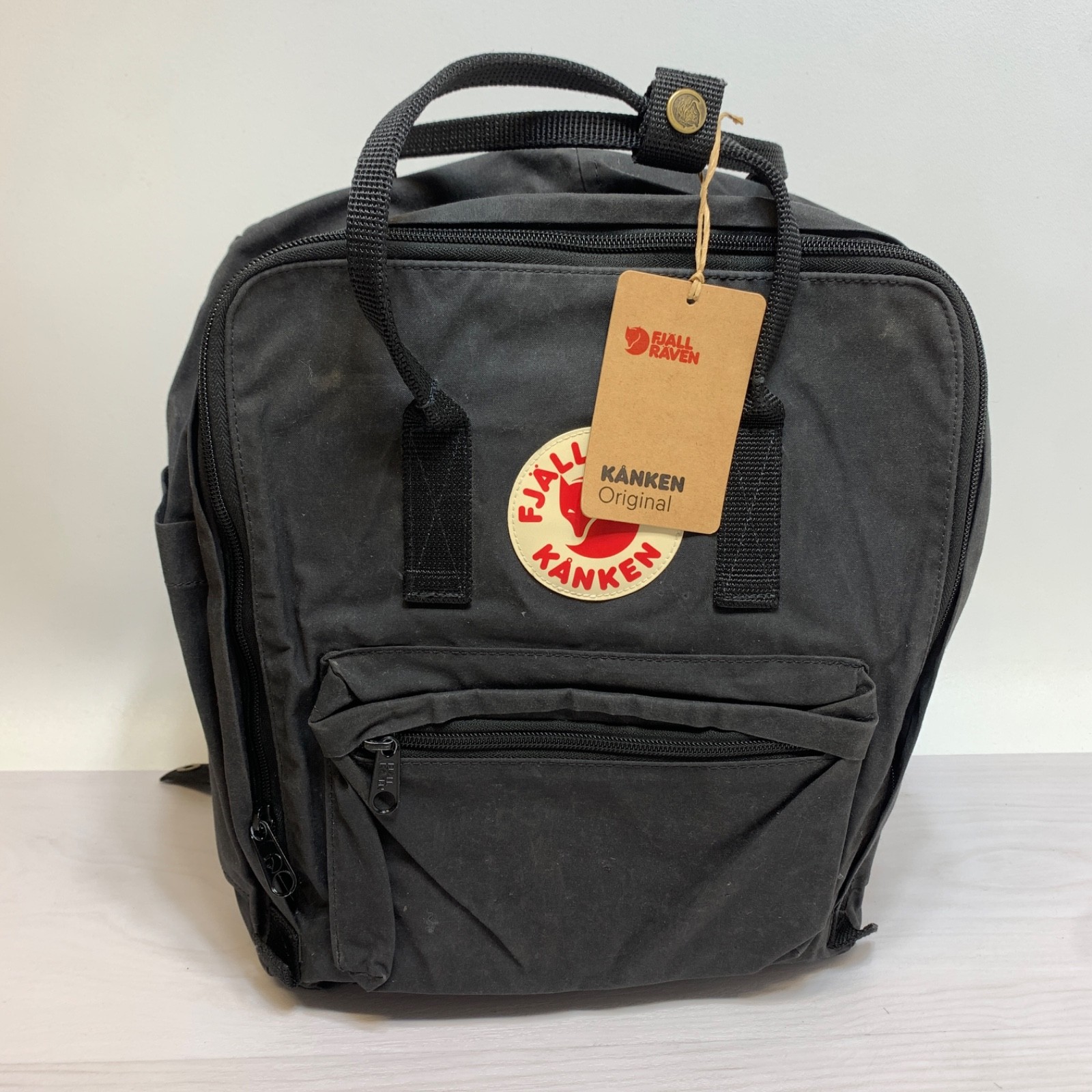 Fjallraven Kanken Classic Unisex Mens Womens Backpack Black One Size 16L