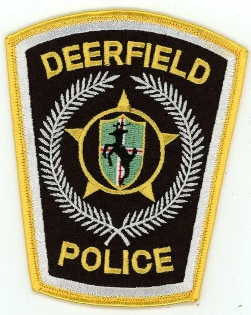 ILLINOIS IL DEERFIELD POLICE PATCH  ~43A