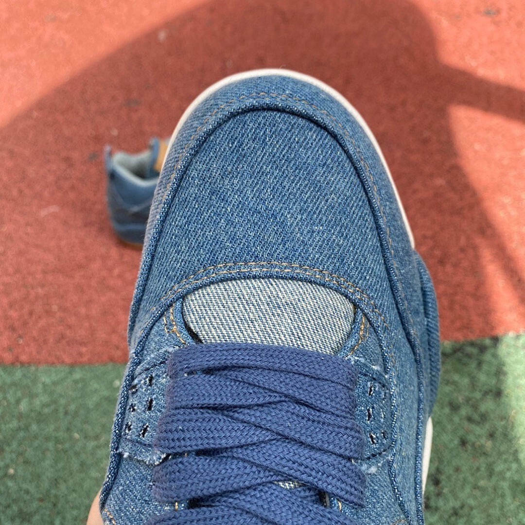 AJ4 Retro “Levi's Denim” Levi's Denim Bluel AO2571-401 NEW Men's Size 4-11
