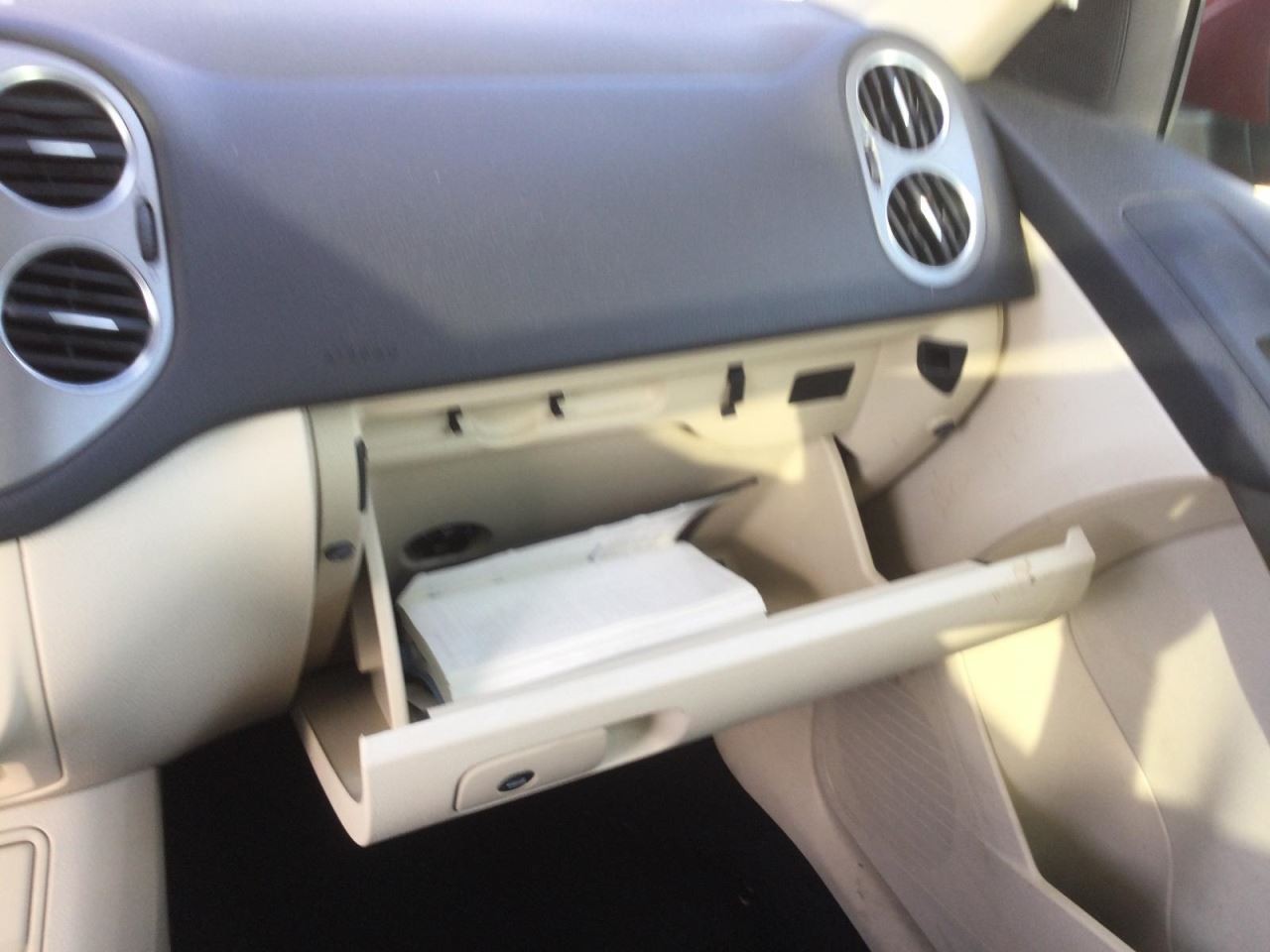 TIGUAN 2009 Glove Box 4993474