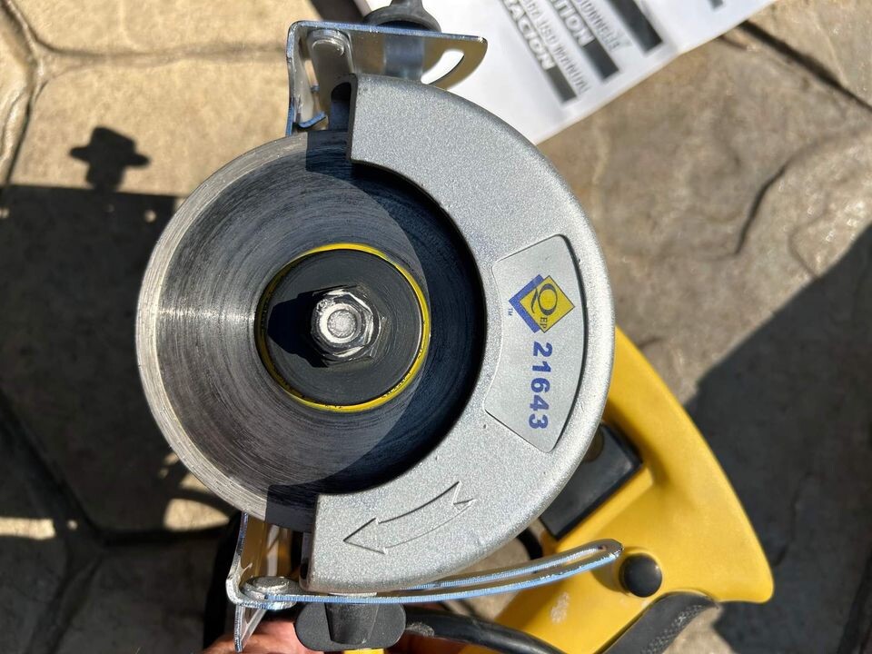 QEP 4" HAND-HELD TILE SAW