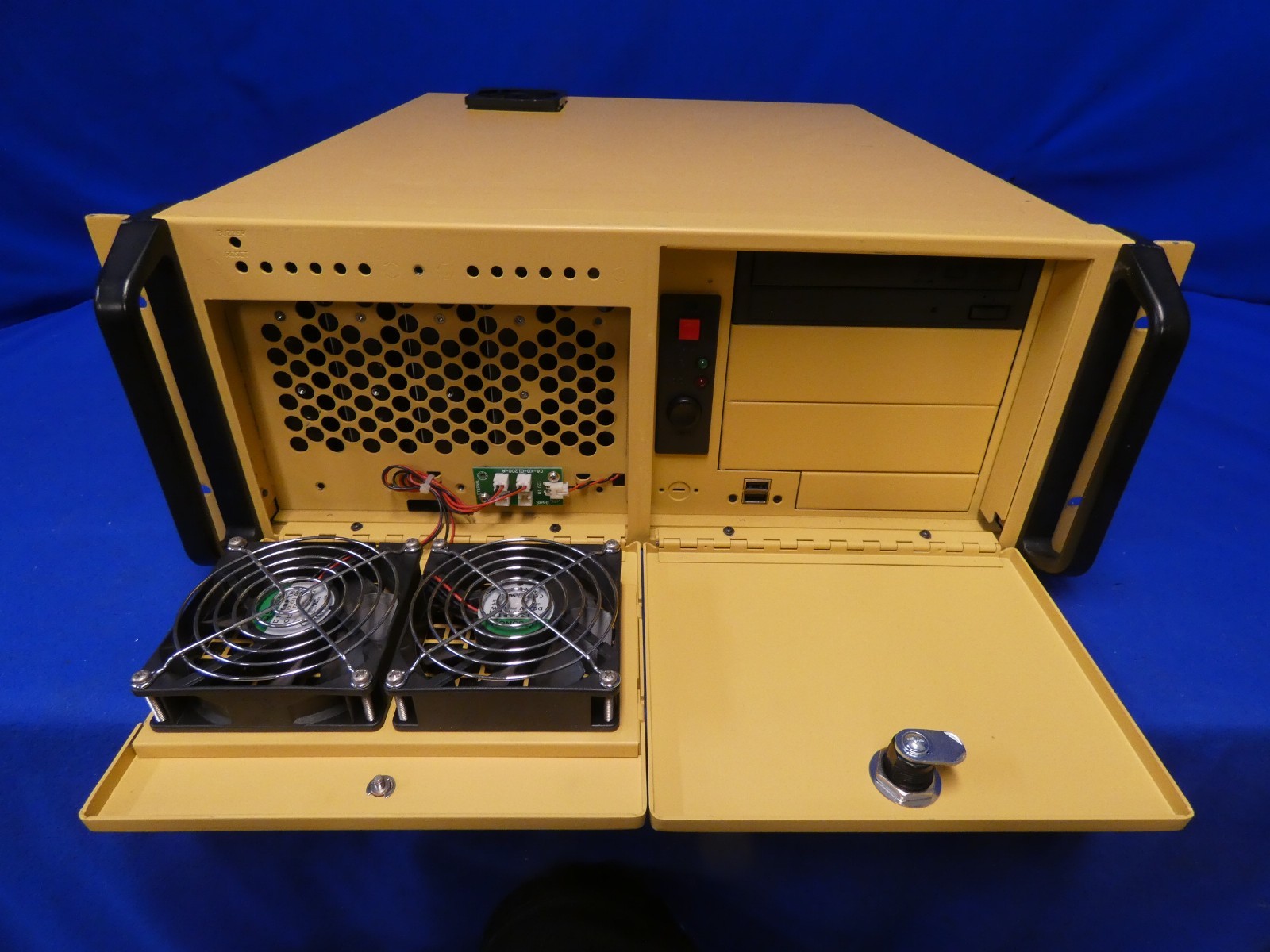 Click Effects Crossfire Broadcast Server for Parts (No Operating System)