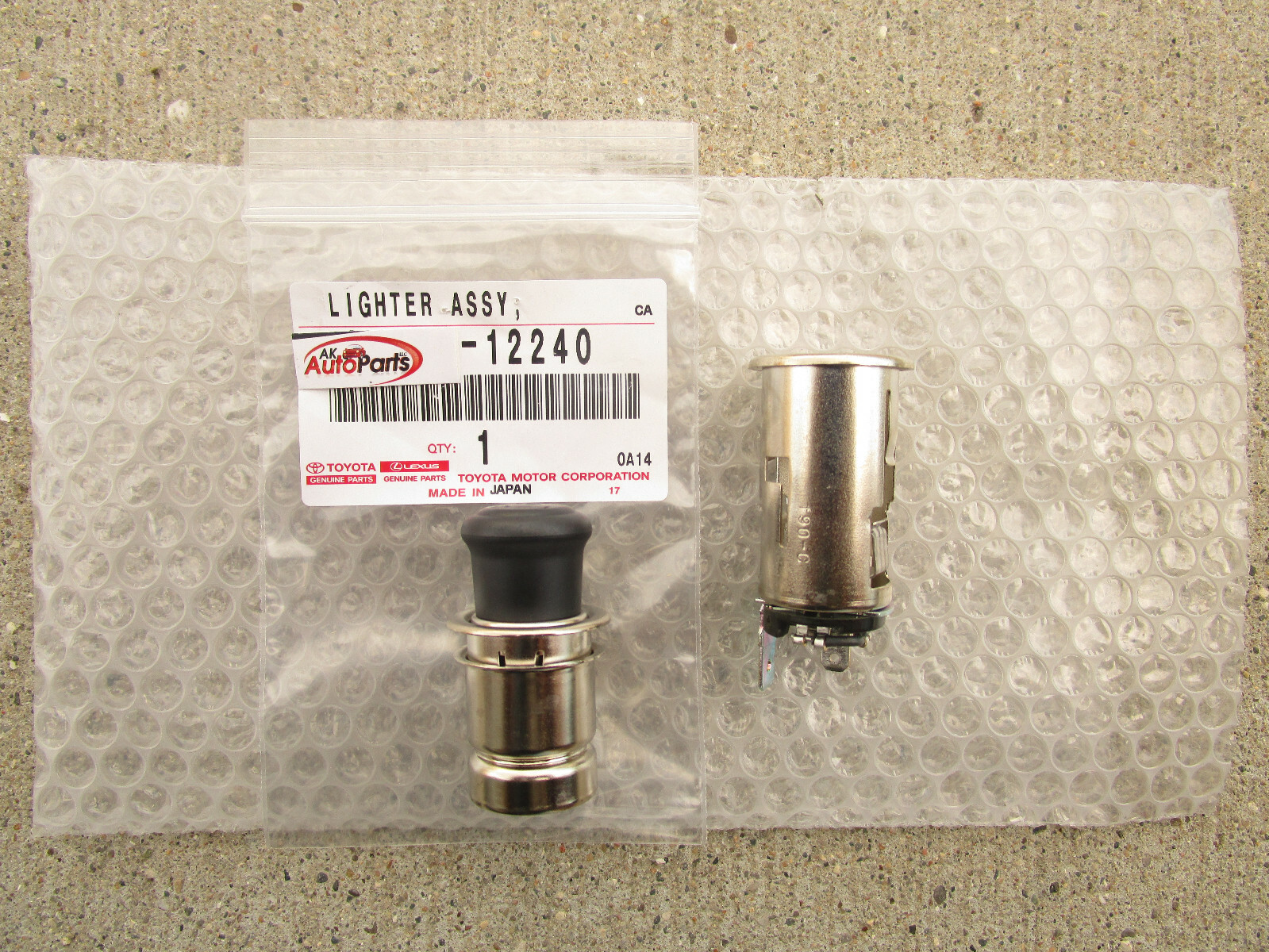 FITS: 99 - 03 LEXUS RX300 CIGARETTE LIGHTER KNOB WITH SOCKET GENUINE OEM NEW