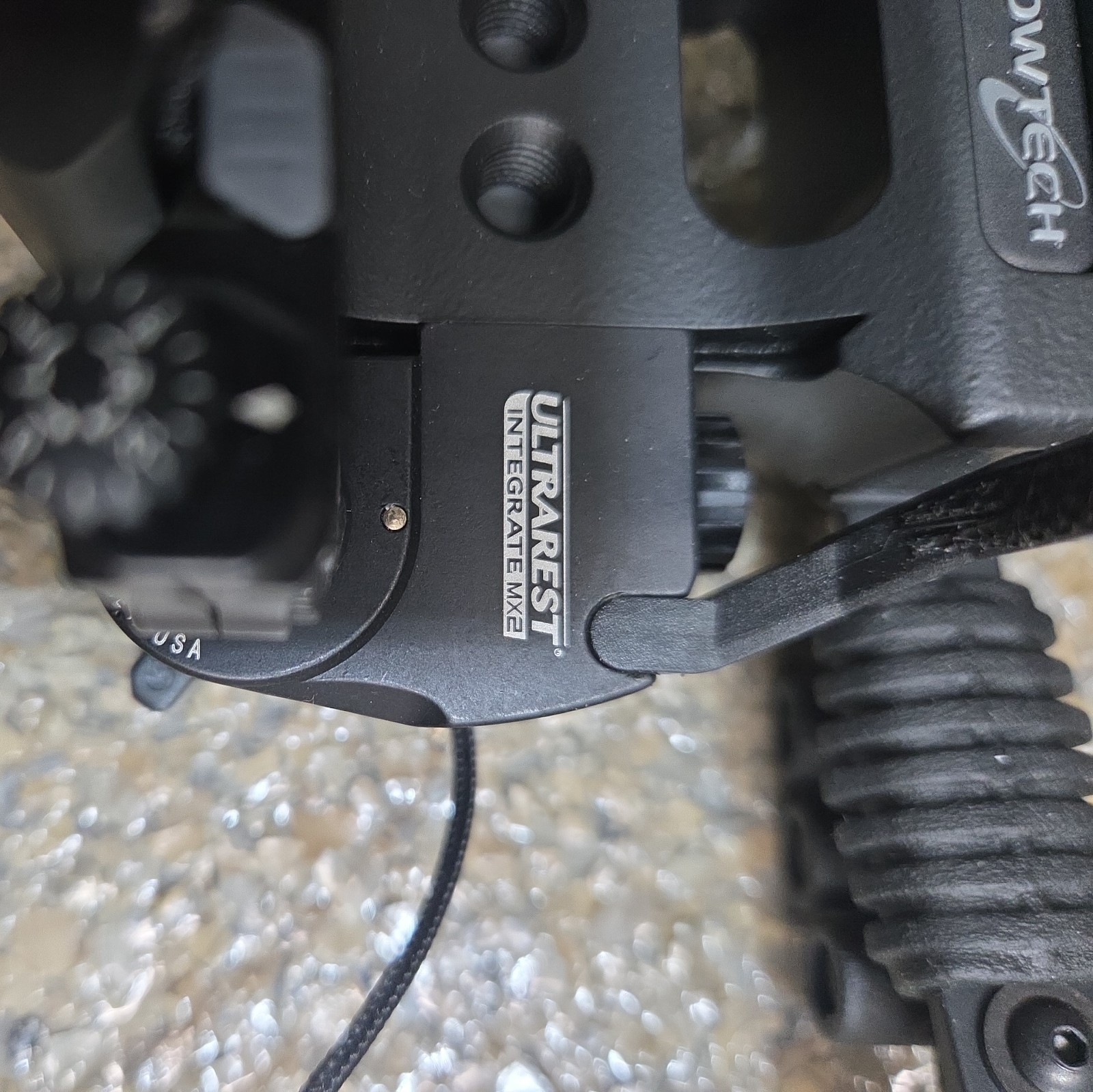 Bowtech CORE SS 40-50# RH Loaded!