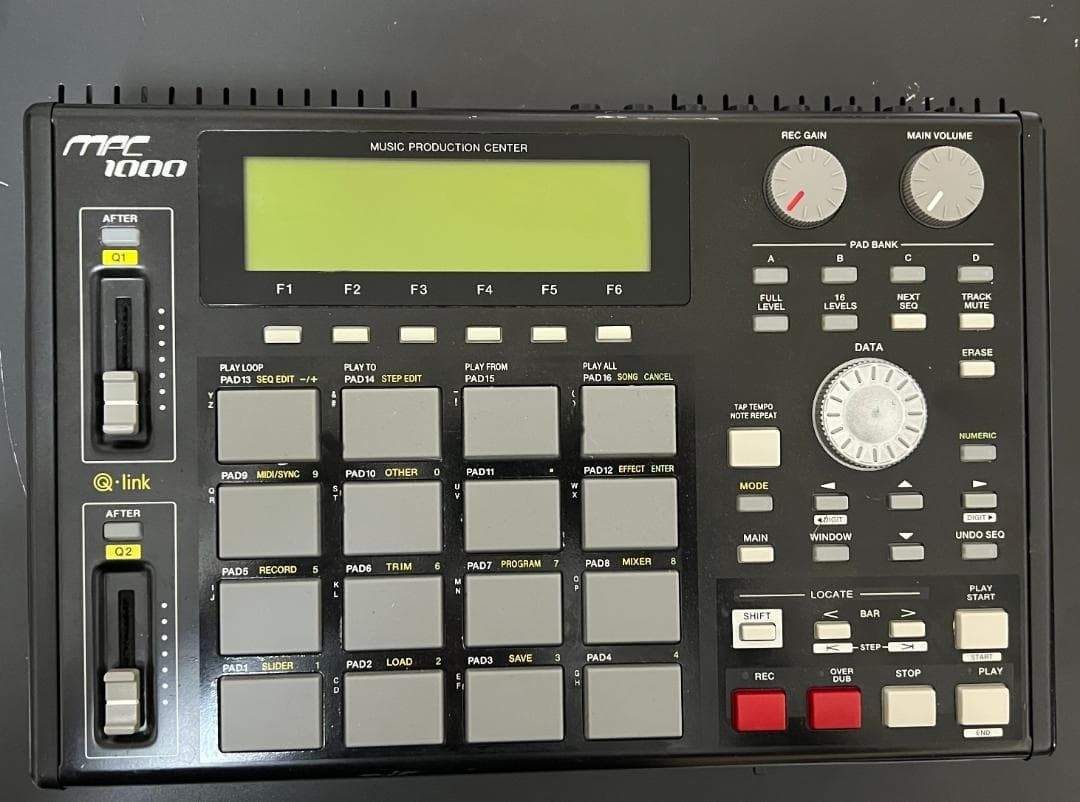 AKAI Professional MPC1000 Sampler JJOS 3.16 Music Production Center Tested Black
