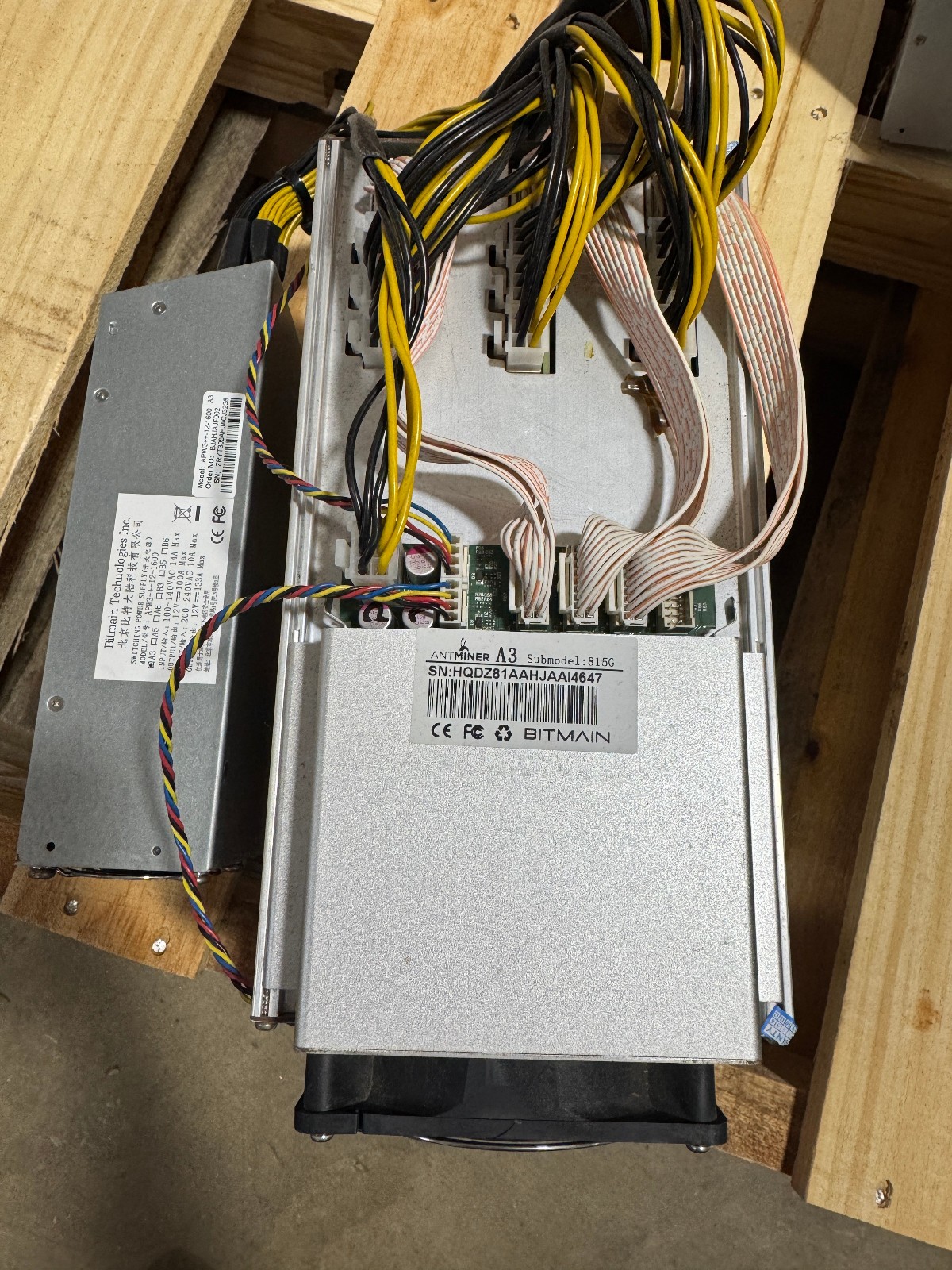 Bitmain Antminer A3 Submodel: 815G With Power Supply APW3++-12-1600 Works Great