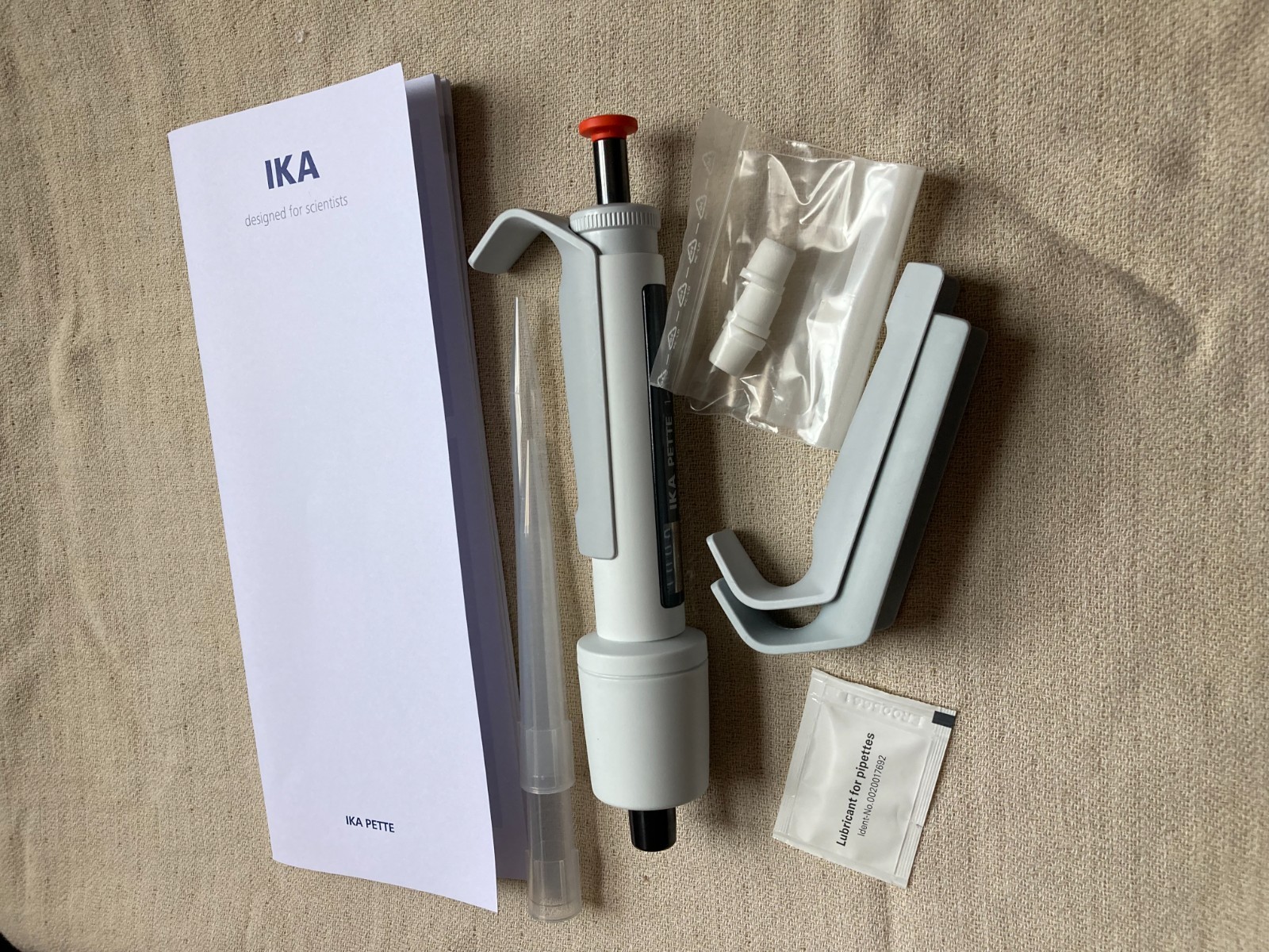 IKA Pette Adjustable Volume Single Channel Pipettor -10 ml w/ Accessories