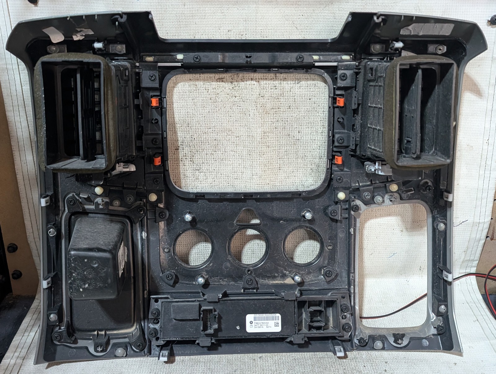 Dodge Ram 1500 2013 2014 2015 2016 2017 Radio & Climate Control Trim Bezel