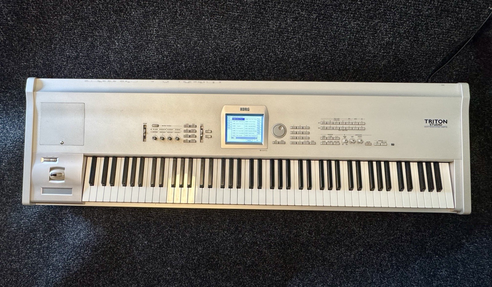 Korg TRITON Studio 88 88-Key Weighted Keyboard Workstation Silver w/ Stand