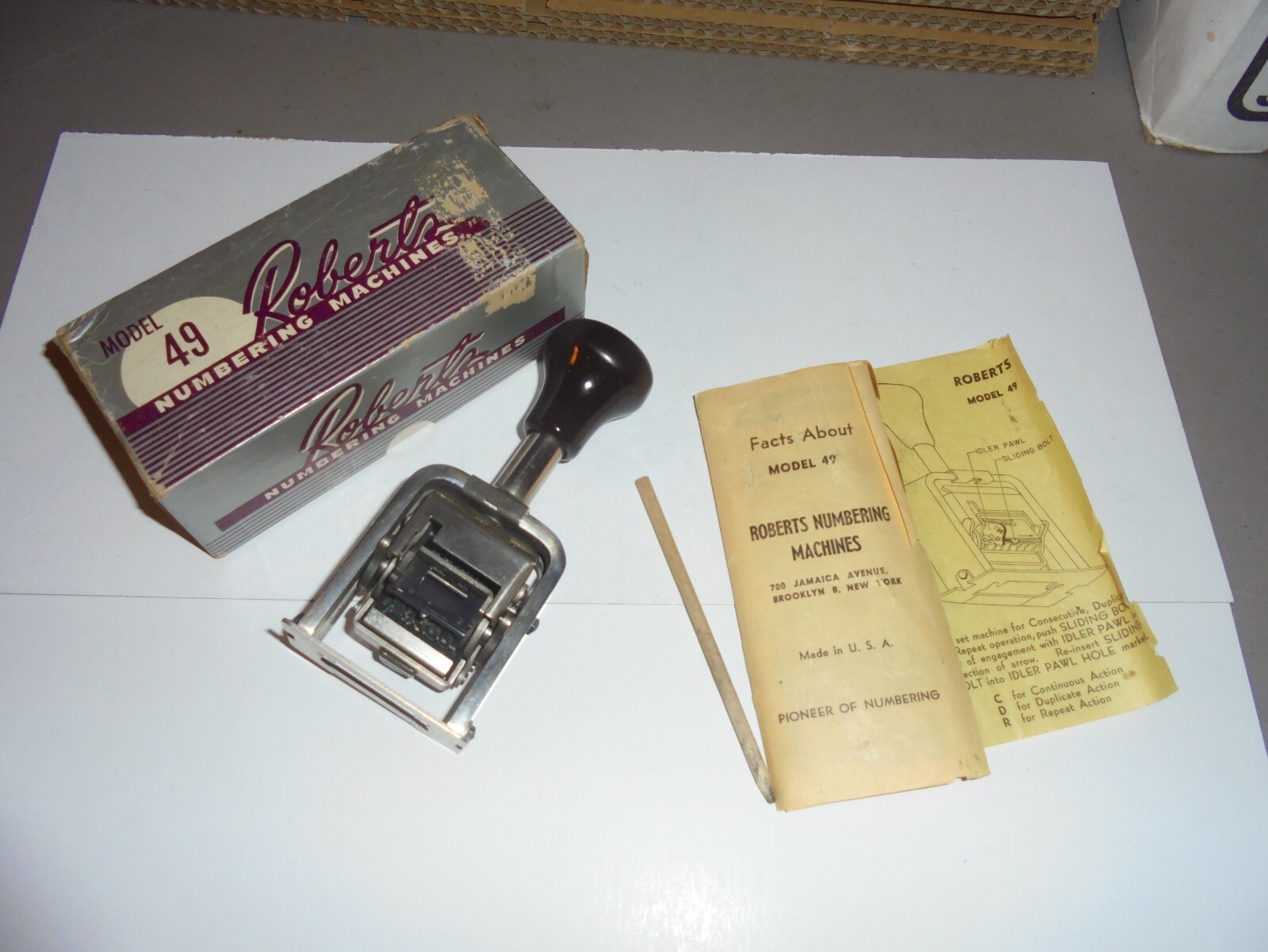 ROBERTS #49 ORIGINAL NUMBERING MACHINE IN BOX,NICE WITH INSTRUCTIONS.STICK