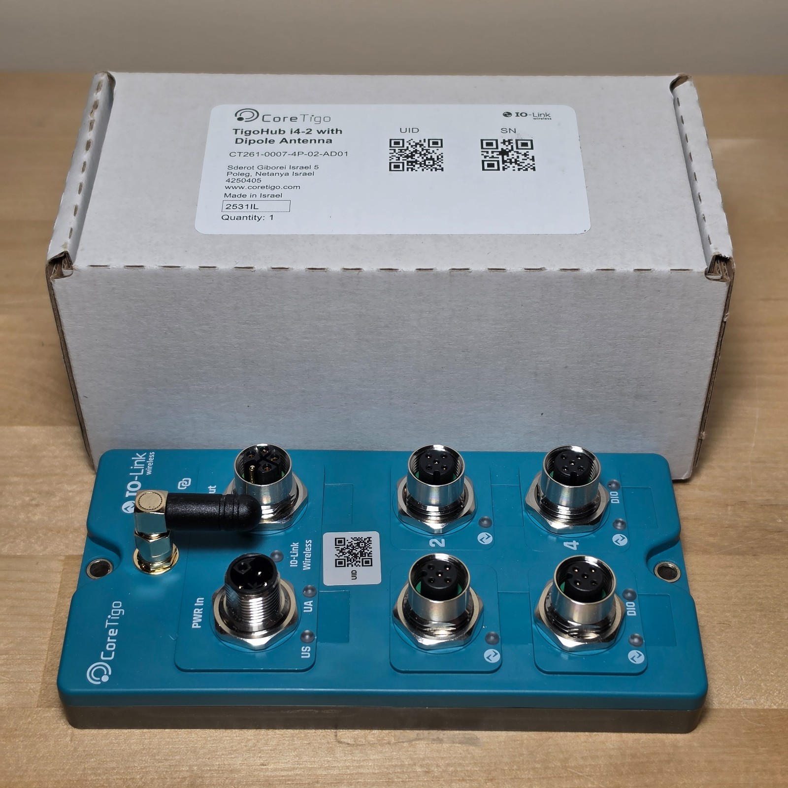 CoreTigo CT261-0007-4P-02-AD01 TigoHub i4-2 IO-Link 4-Port Hub w/ Dipole Antenna