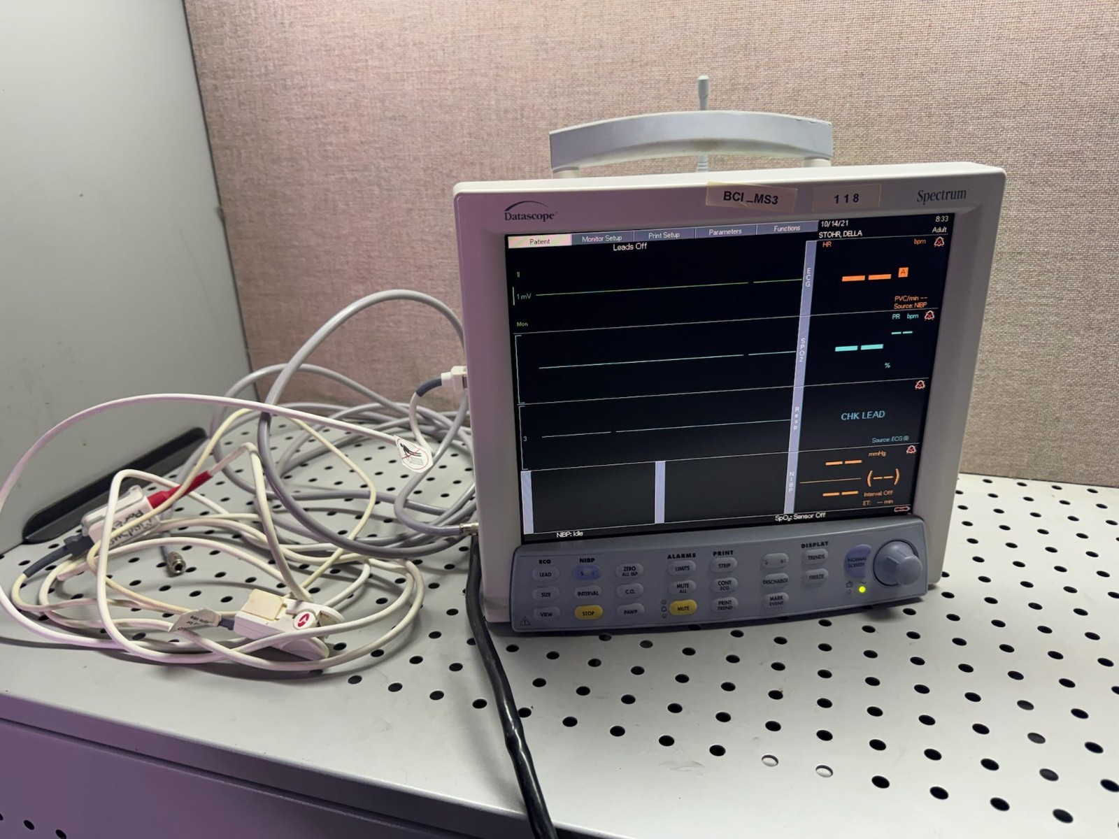 Datascope Spectrum Color Patient Monitor with Panorama Instrument Radio