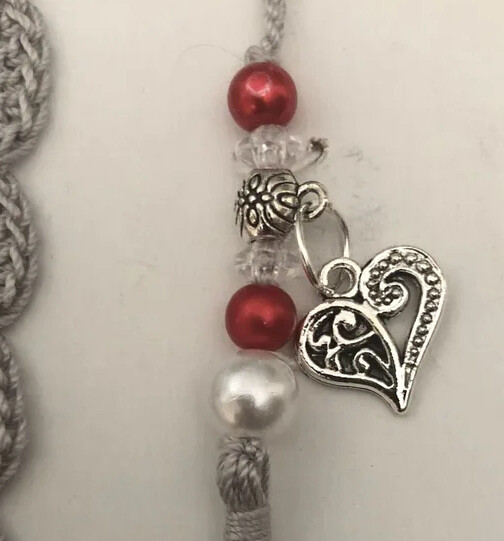 Scallop bookmark
