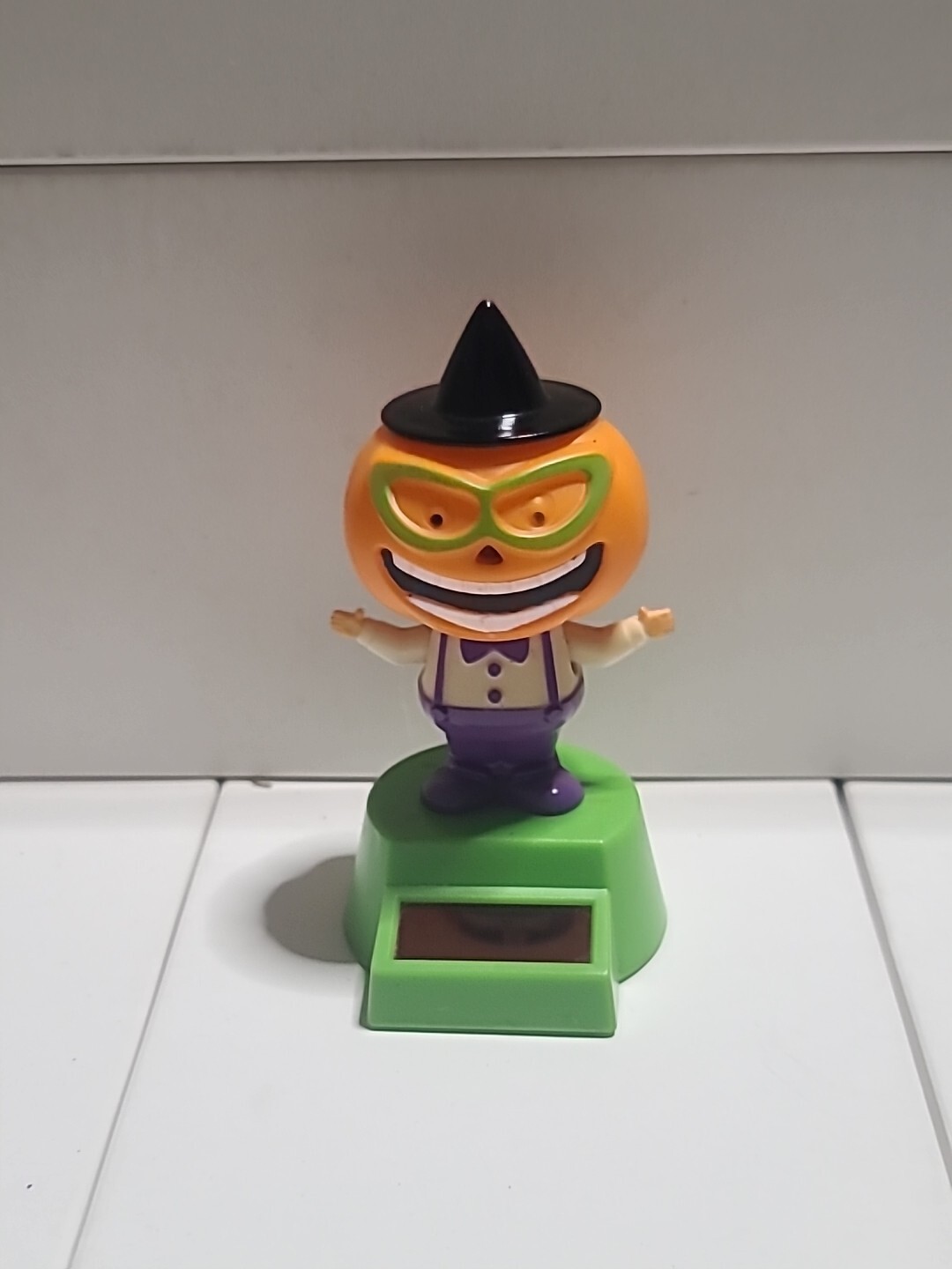 Solar Powered Happy Hallowen Pumpkin Man - GOOD - FAST SHIPPING