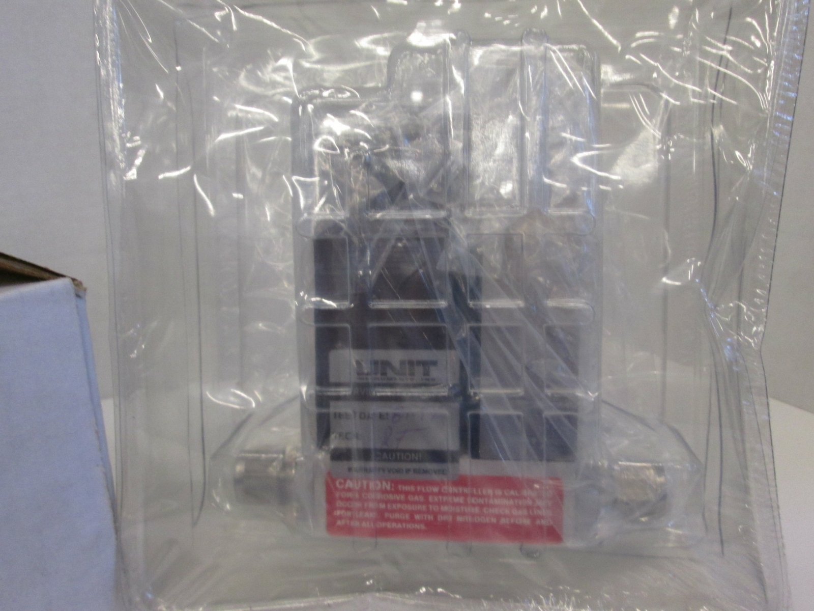 Unit UFC-1560A, MFC, Mass Flow Controller, NF3, 50 SCCM, 1/4" VCR, Used