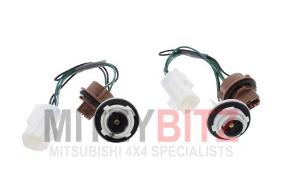 Bumper Lamp Light Wiring Loom Bulb Holders for PAJERO SHOGUN V74W MK3 2.5T