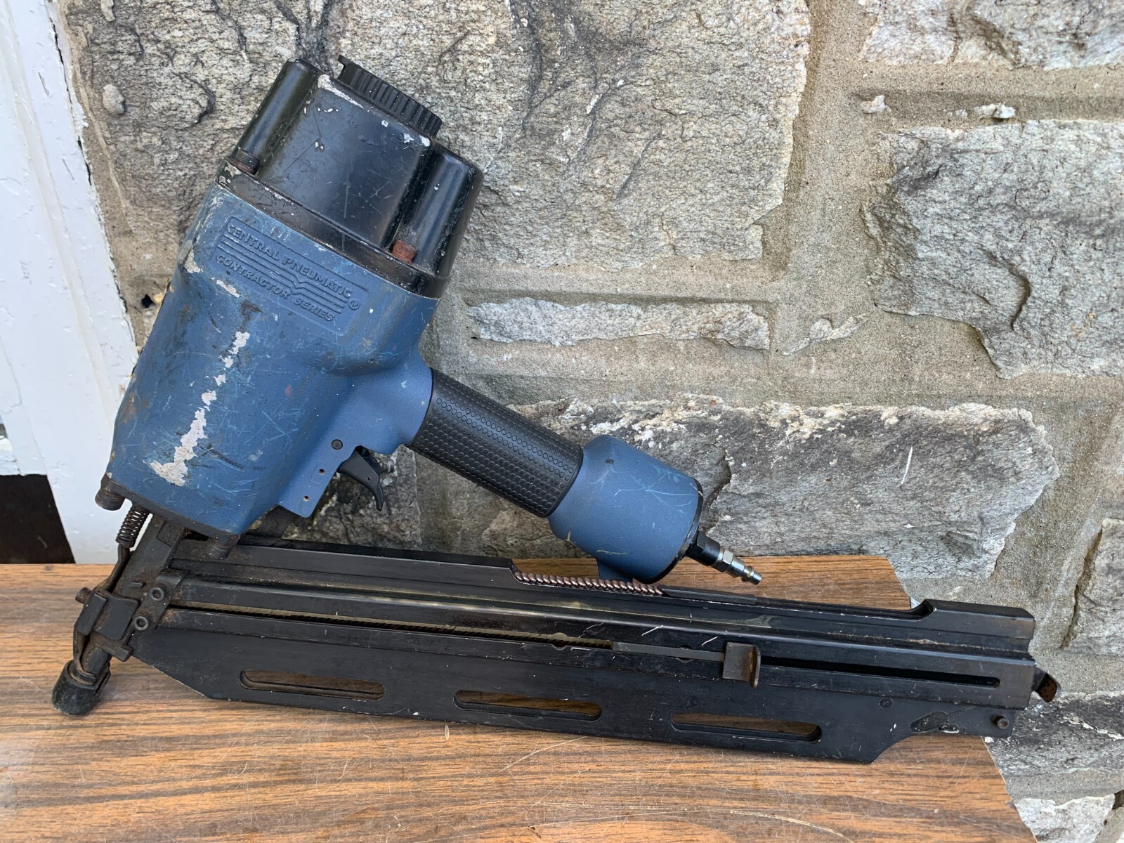 Central Pneumatic Contractor Series Framing Nailer 28 Degree Pneumatic Air Gun