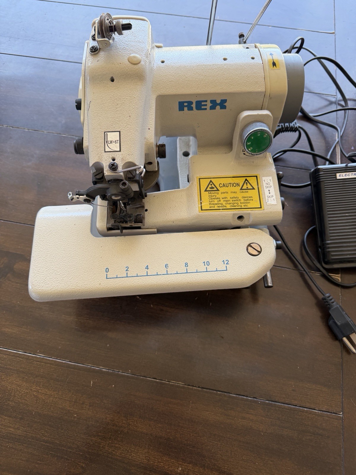 REX RX-518 Portable Blind-stitch Hem Chain Stitch Sewing Machine