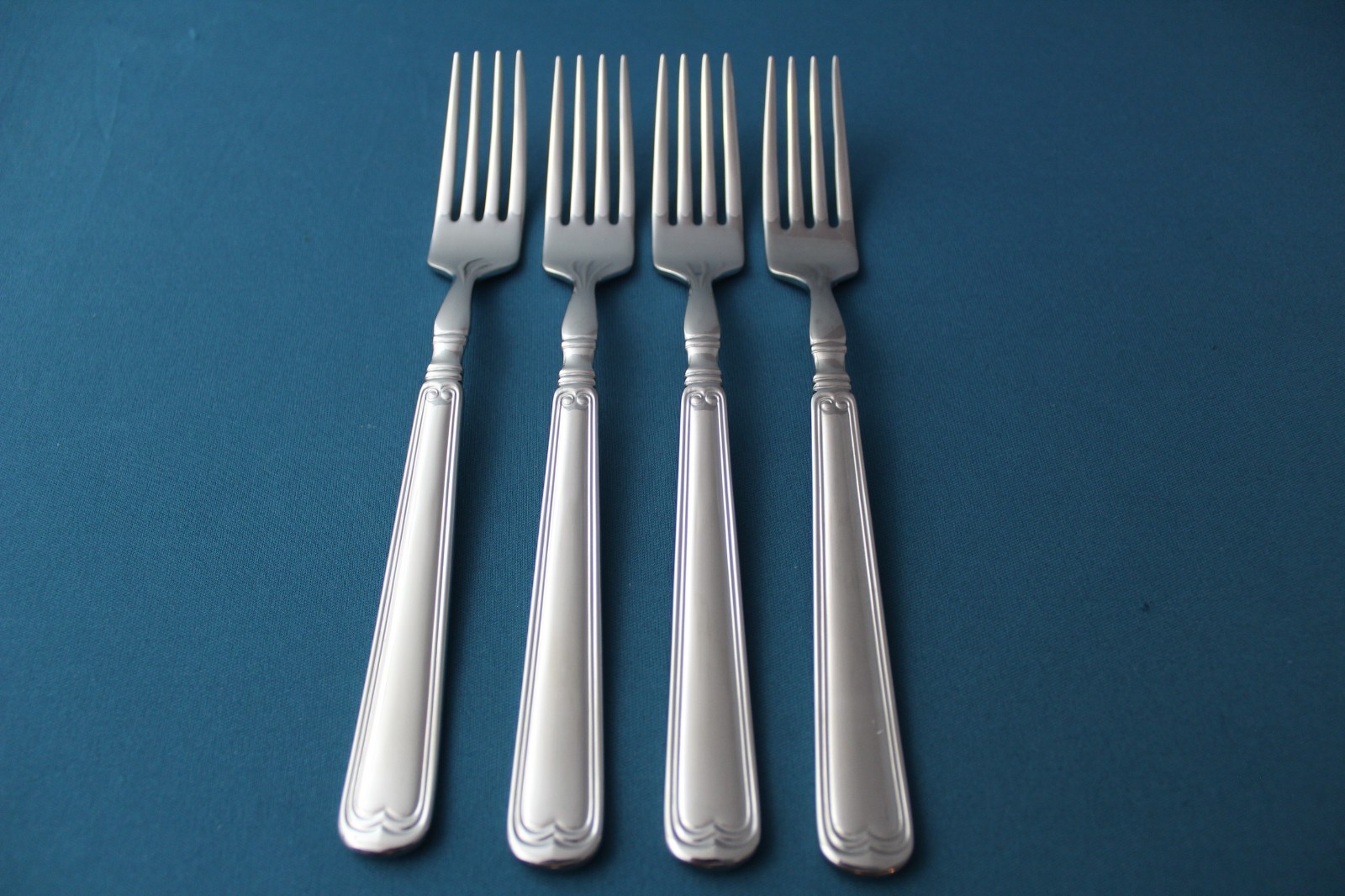 J A Henckels VINTAGE 1876 Dinner Forks (Set of 4) Vietnam 18/10 NEW 7 7/8"