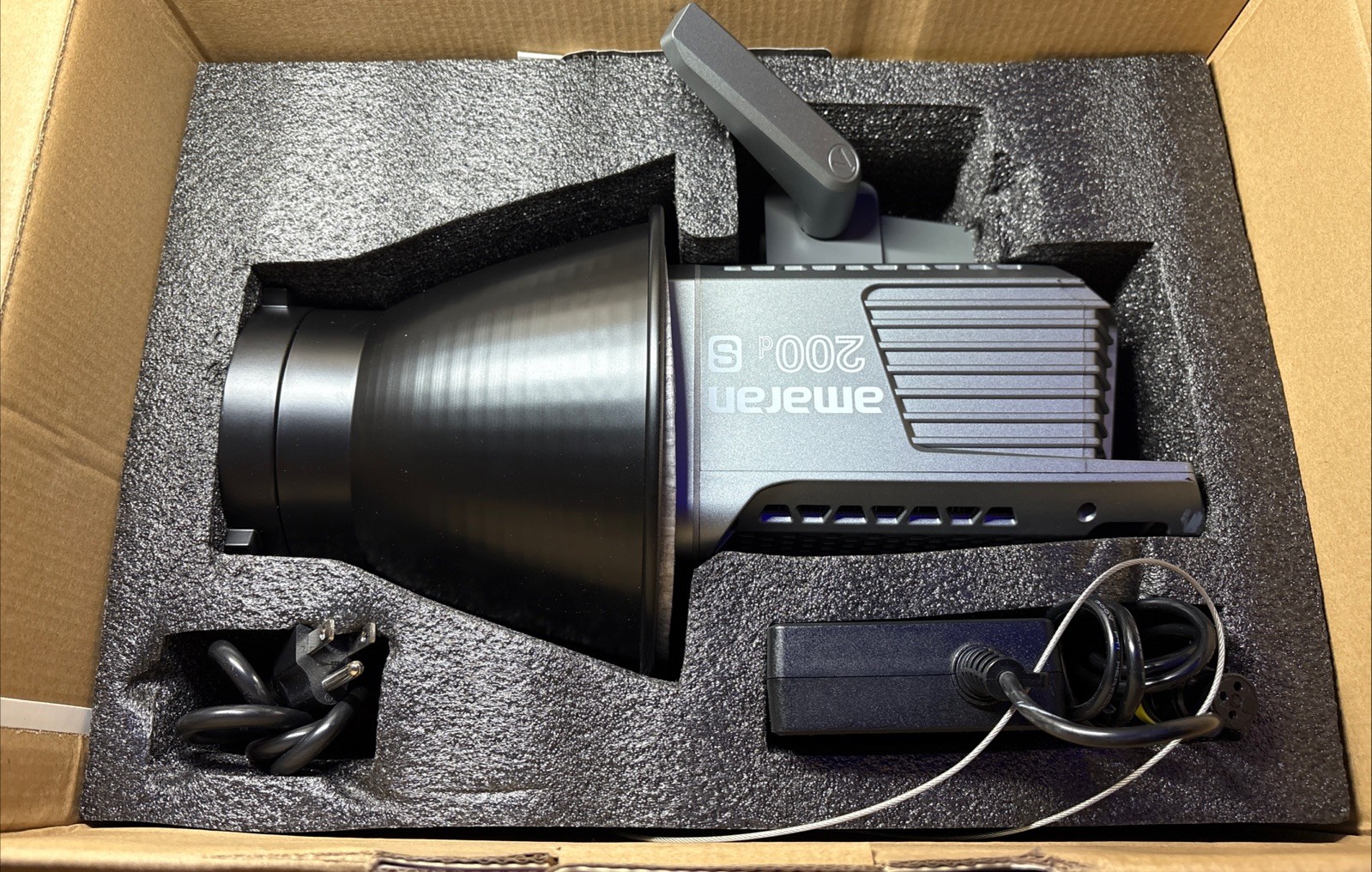 Aputure Amaran 200d S LED Video Light 5600K