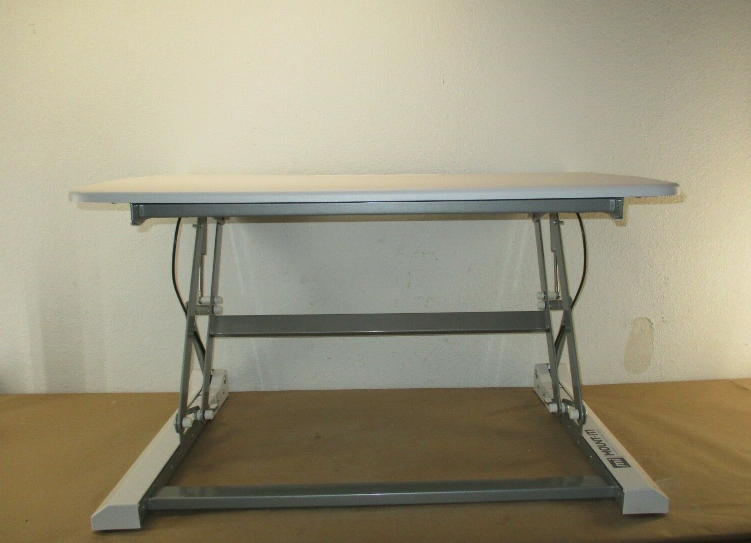 Mount-It! MI-7956 Adjustable Standing Desk Converter White Open Box