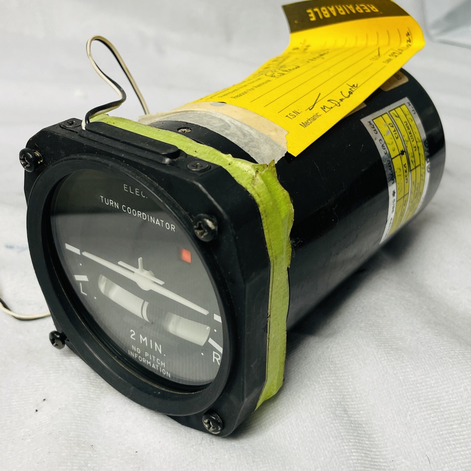 United Instruments Inc Electric Turn Coordinator P/N 9013 28 Volt
