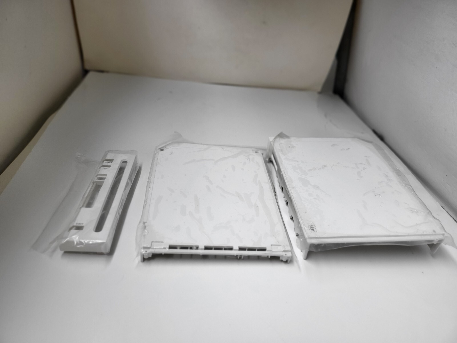 NEW White Wii Replacement shell casing Front & two sides (no buttons) #18Q