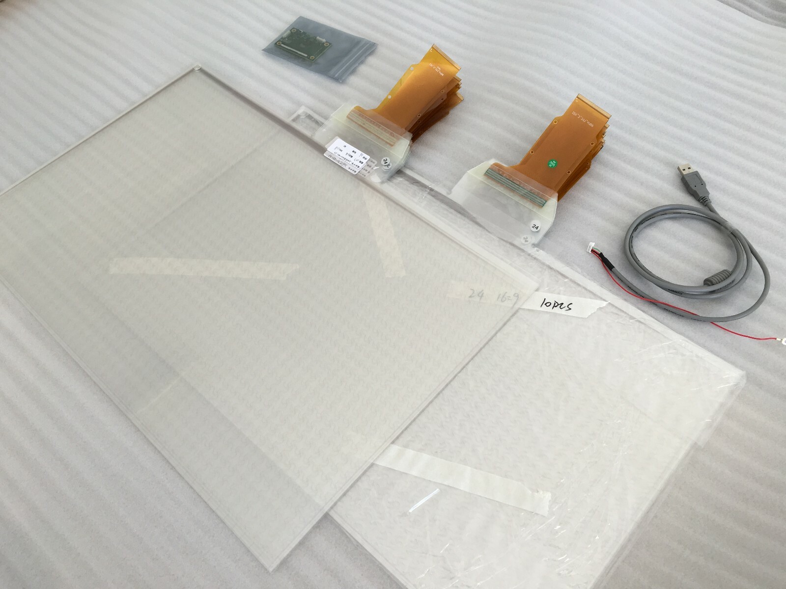 23.8" 16:9 Ratio 10 Touch Points Interactive Capacitive Touch Foil/Bottom Tail