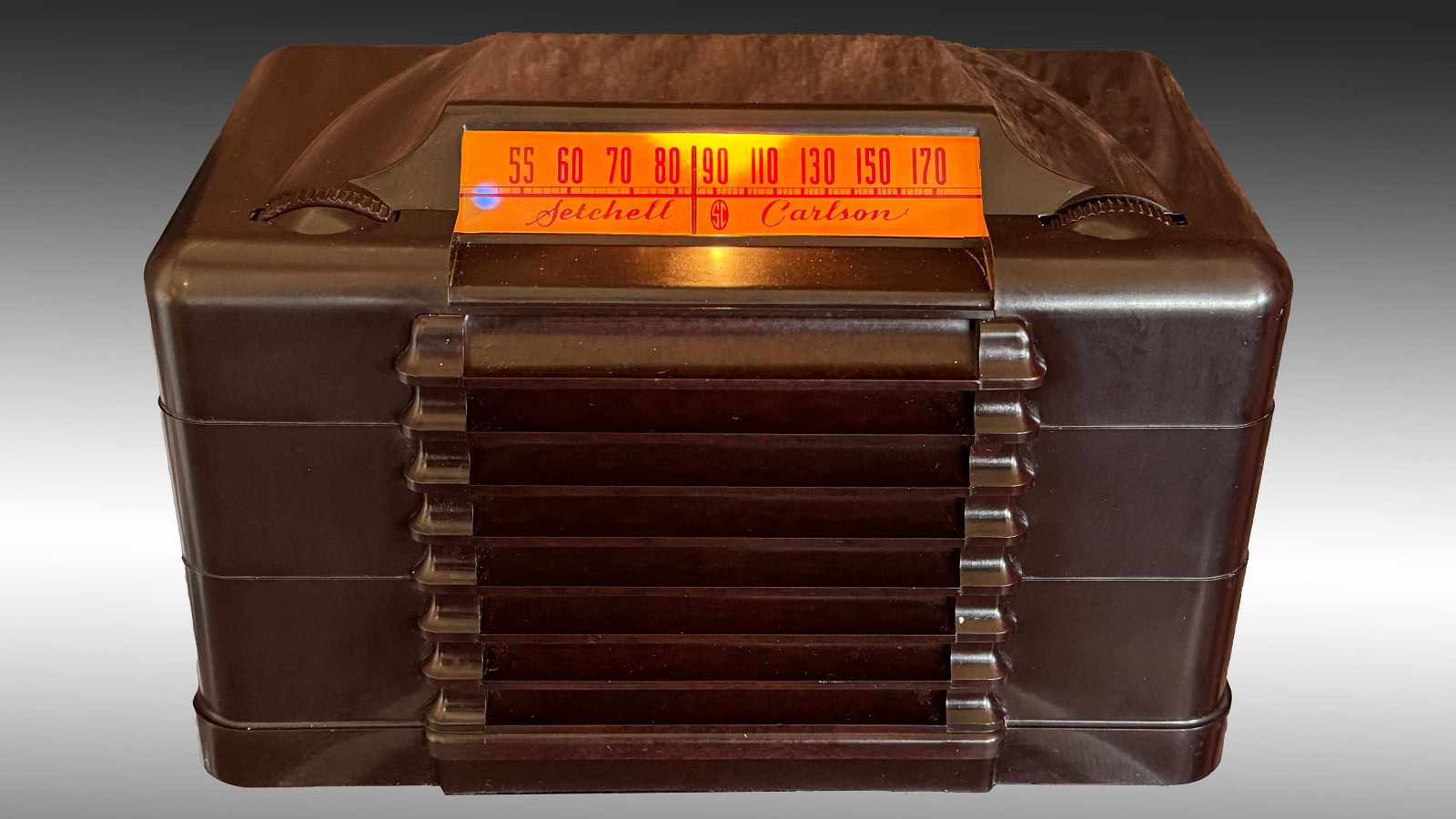 Vintage Radio: 1946 Setchell Carlson Model 416 'Frog Eyes' with Bluetooth