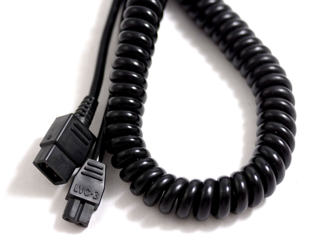 VIVITAR LVC-3 COILED 5 FT LOW VOLTAGE CAMERA FLASH CORD FOR 283 FLASH UNIT (EXC)
