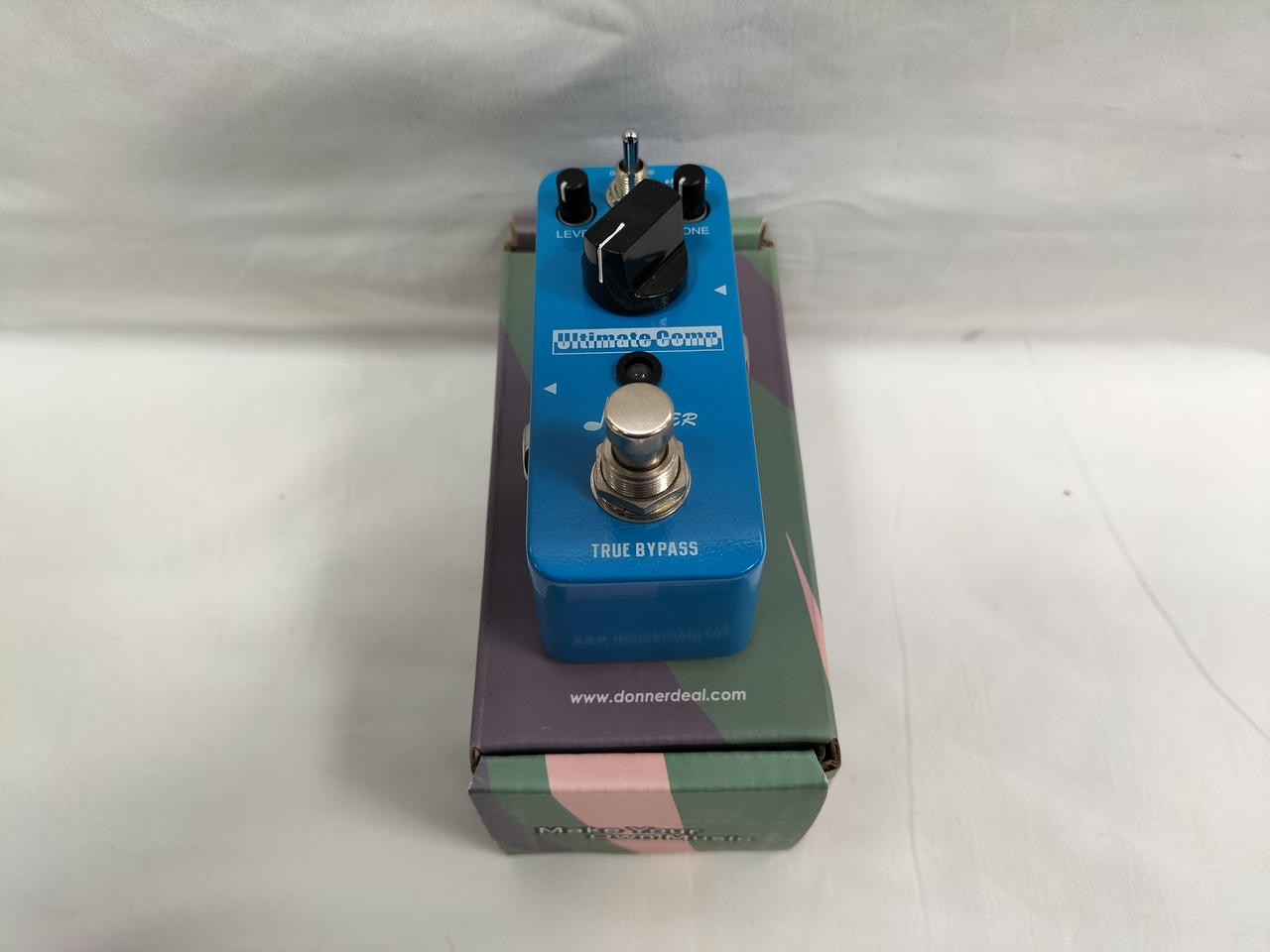 DONNER EC888 Guitar Pedal Distortion Effects Box Used