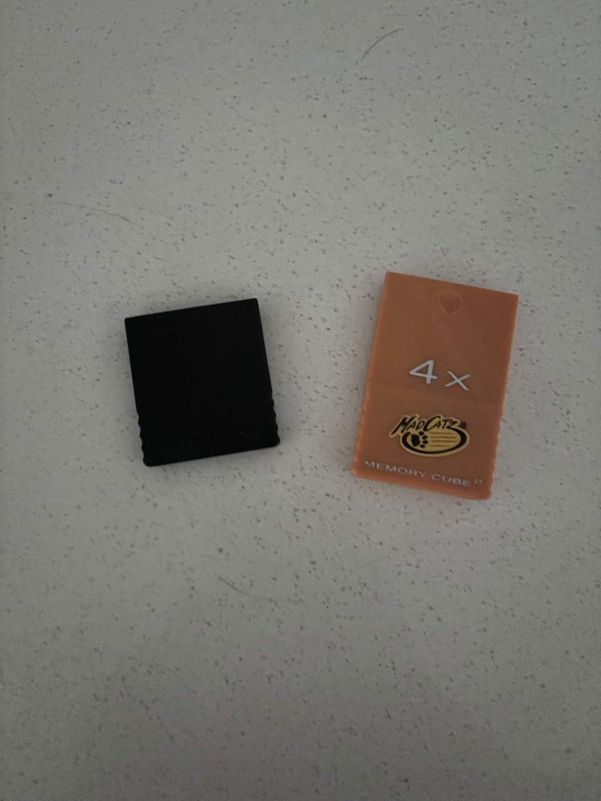 2x Nintendo Memory Cards for GameCube - 1 OEM (DOL-014) 1 MadCatz - 251 Blocks