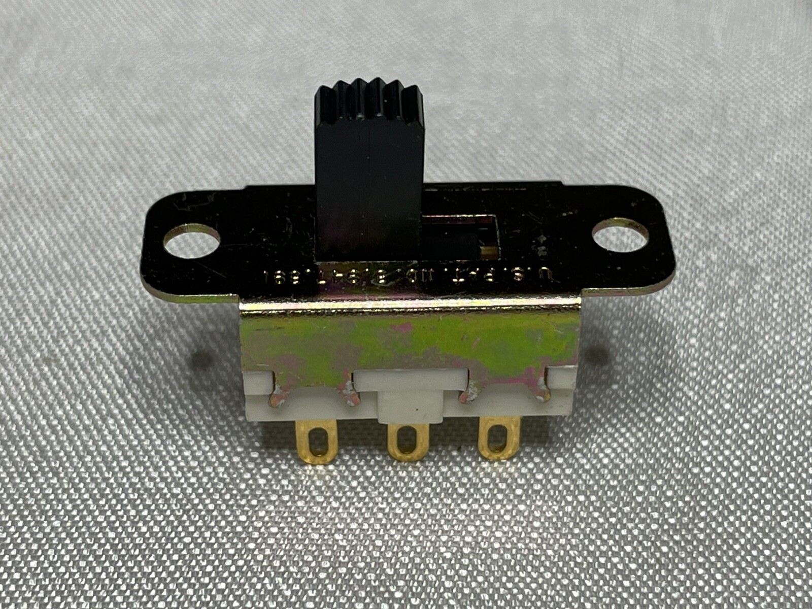 Switchcraft (5 Count) Slide Switch 0.5 AMP 125 VAC/VDC