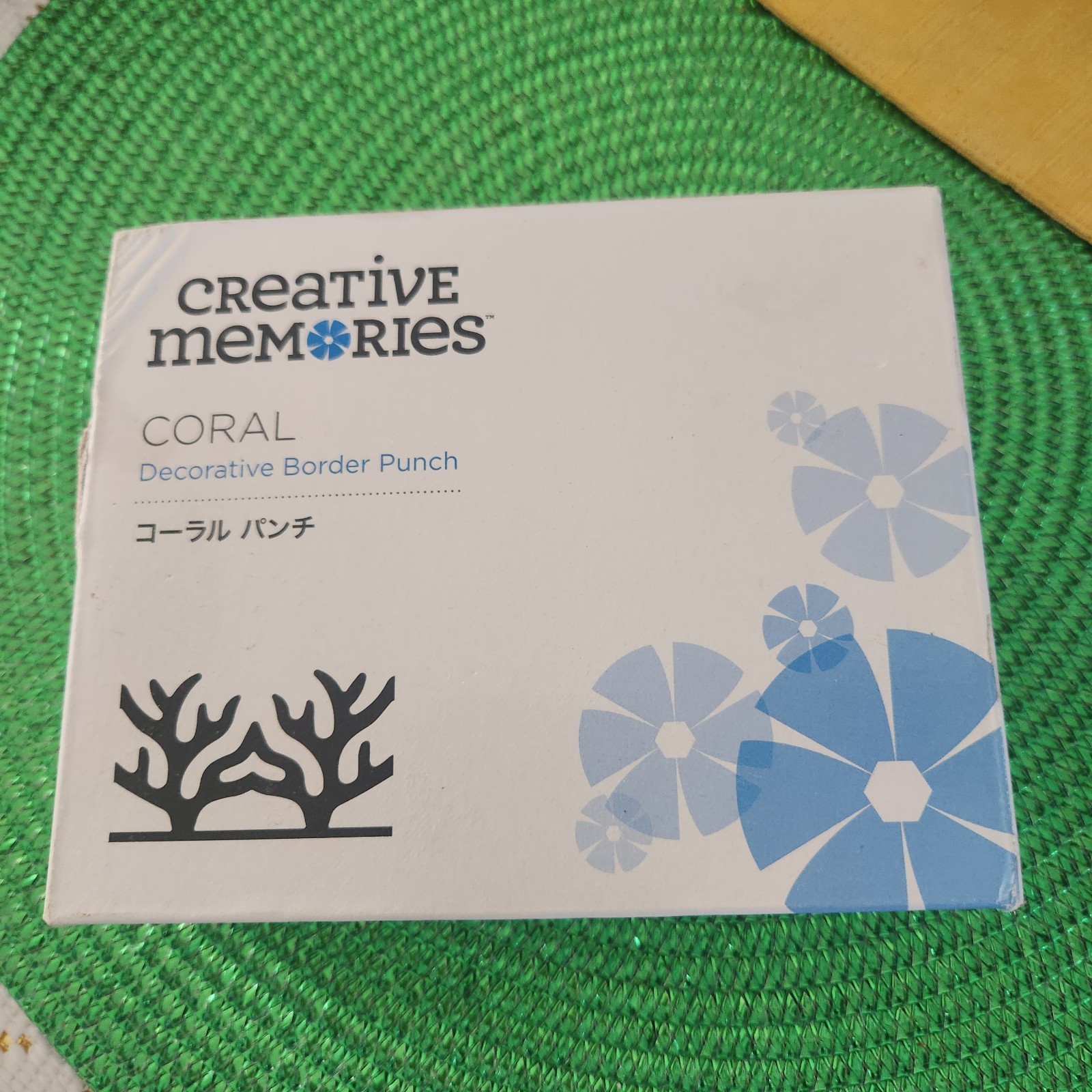 Creative Memories CORAL Decorative Border Punch RARE Exclusive Paper Punch - NEW